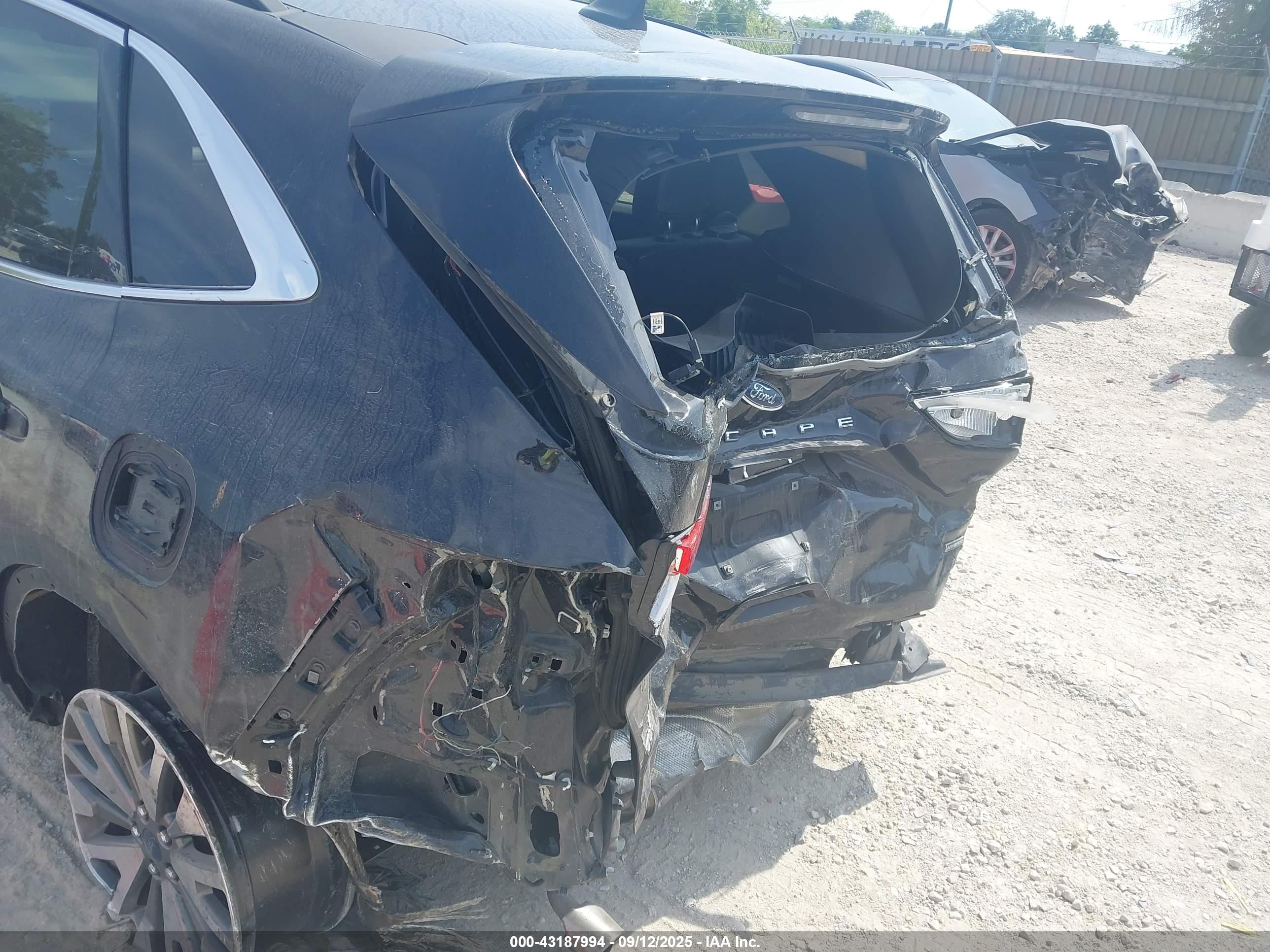 FORD ESCAPE image 6