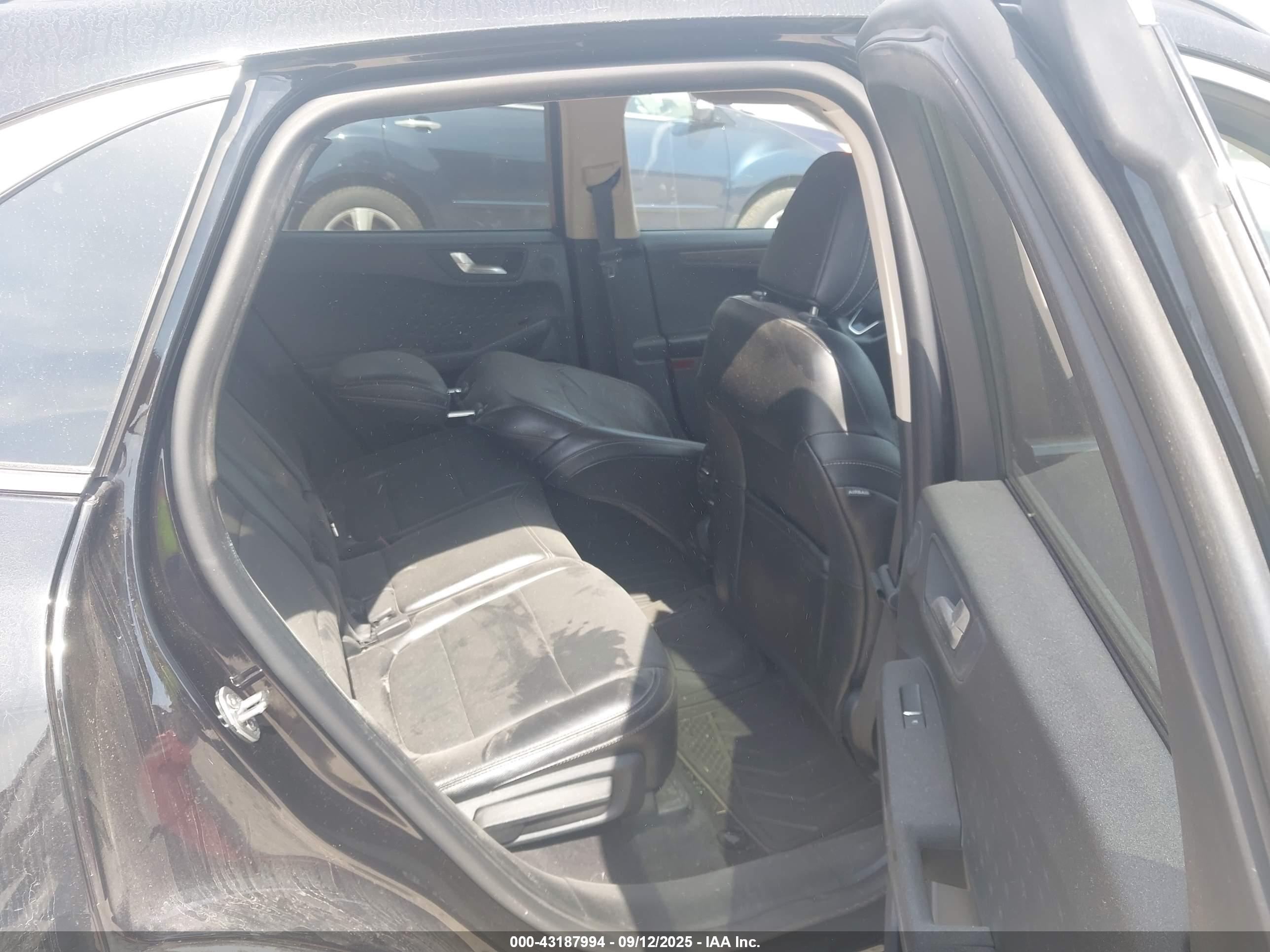 FORD ESCAPE image 8