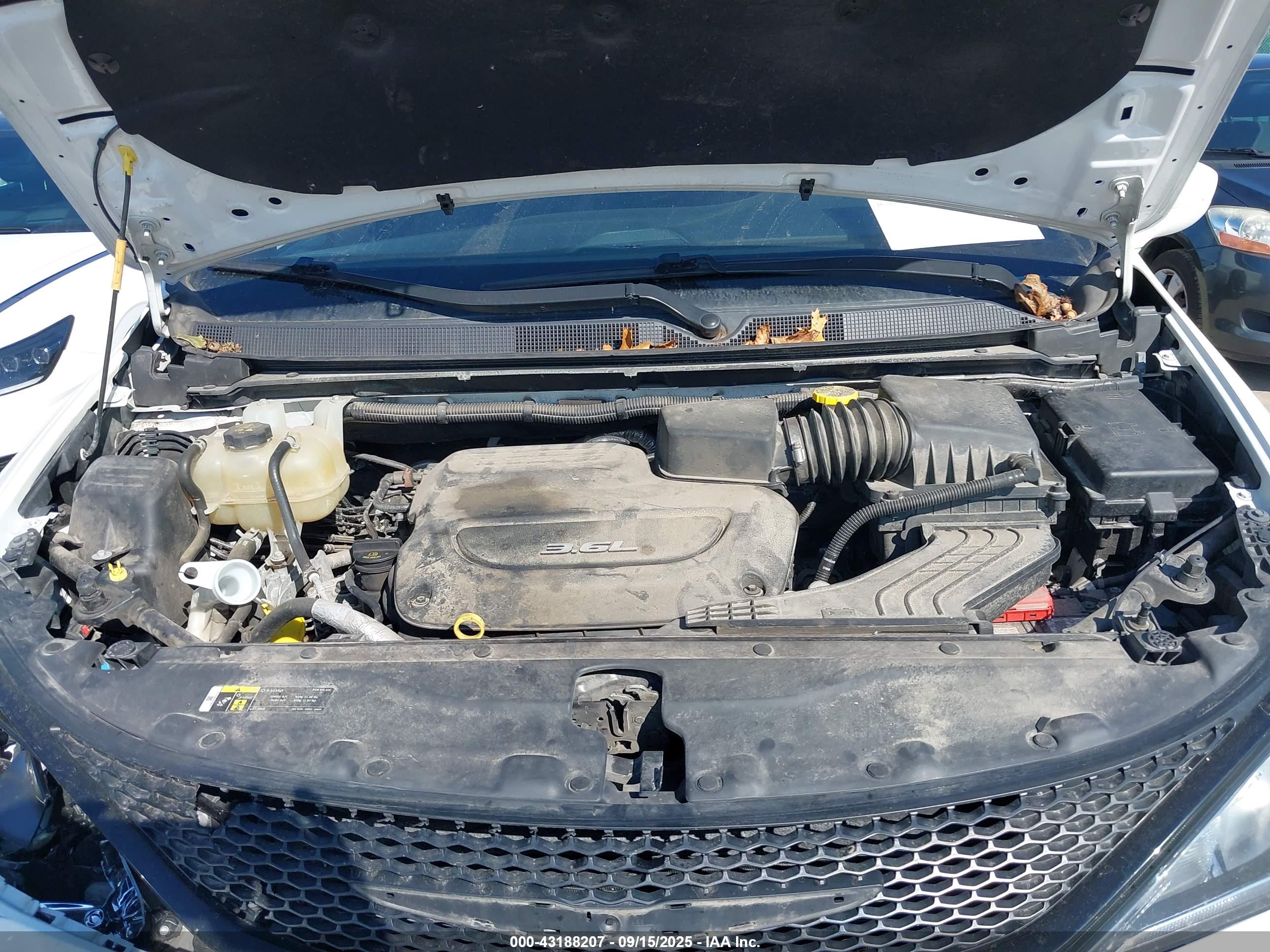 CHRYSLER PACIFICA image 10