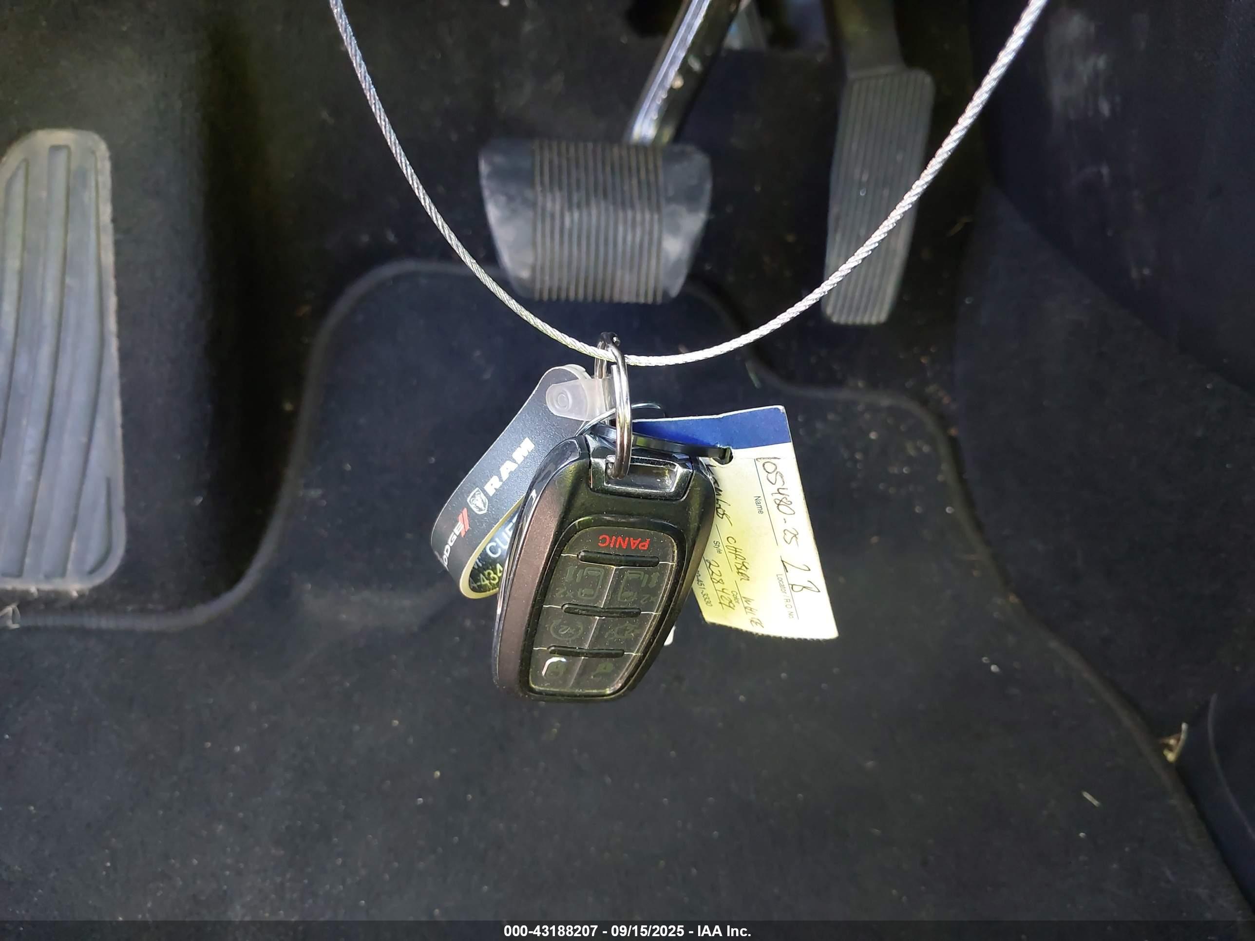 CHRYSLER PACIFICA image 11