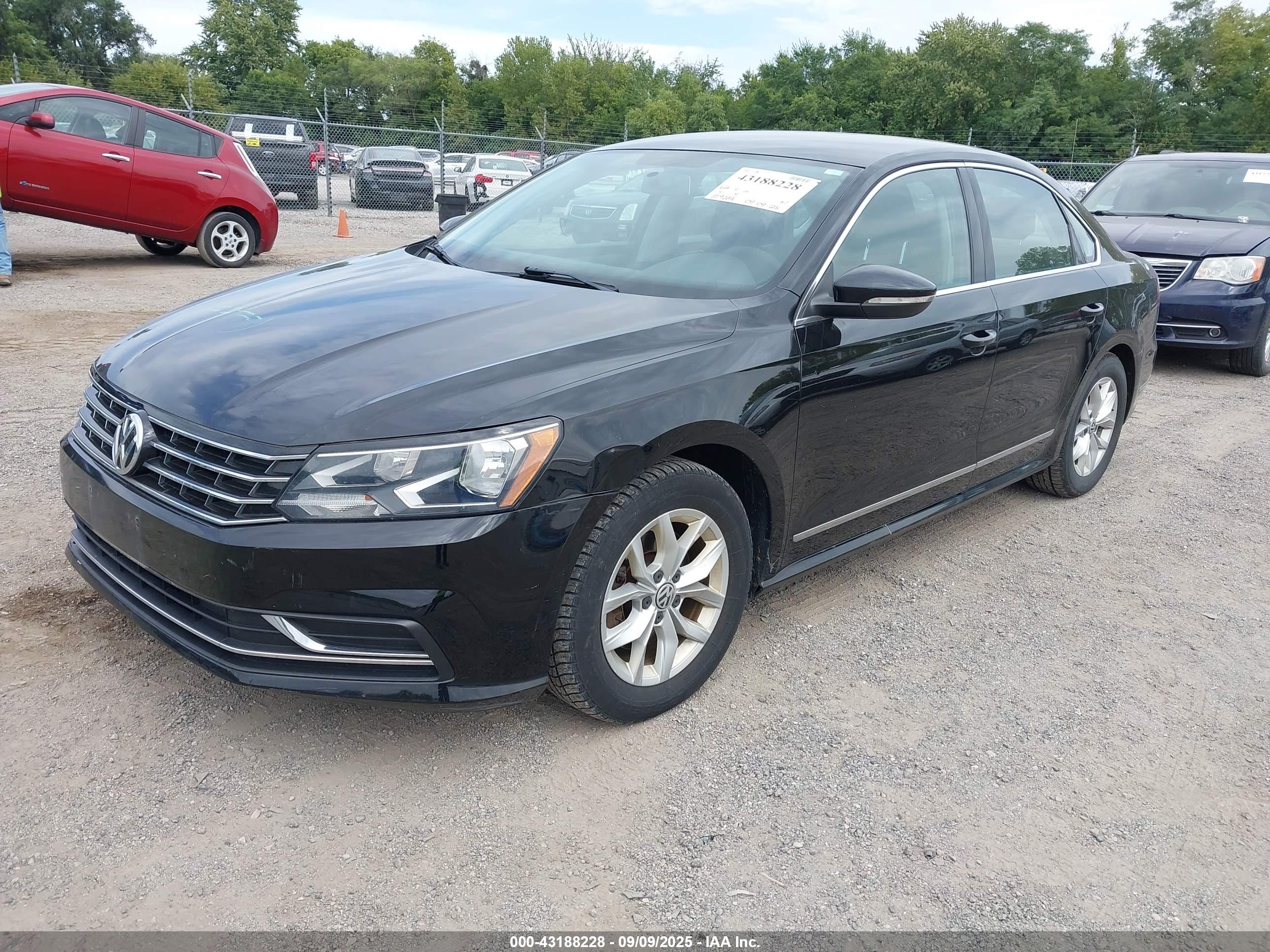 VOLKSWAGEN PASSAT image 2