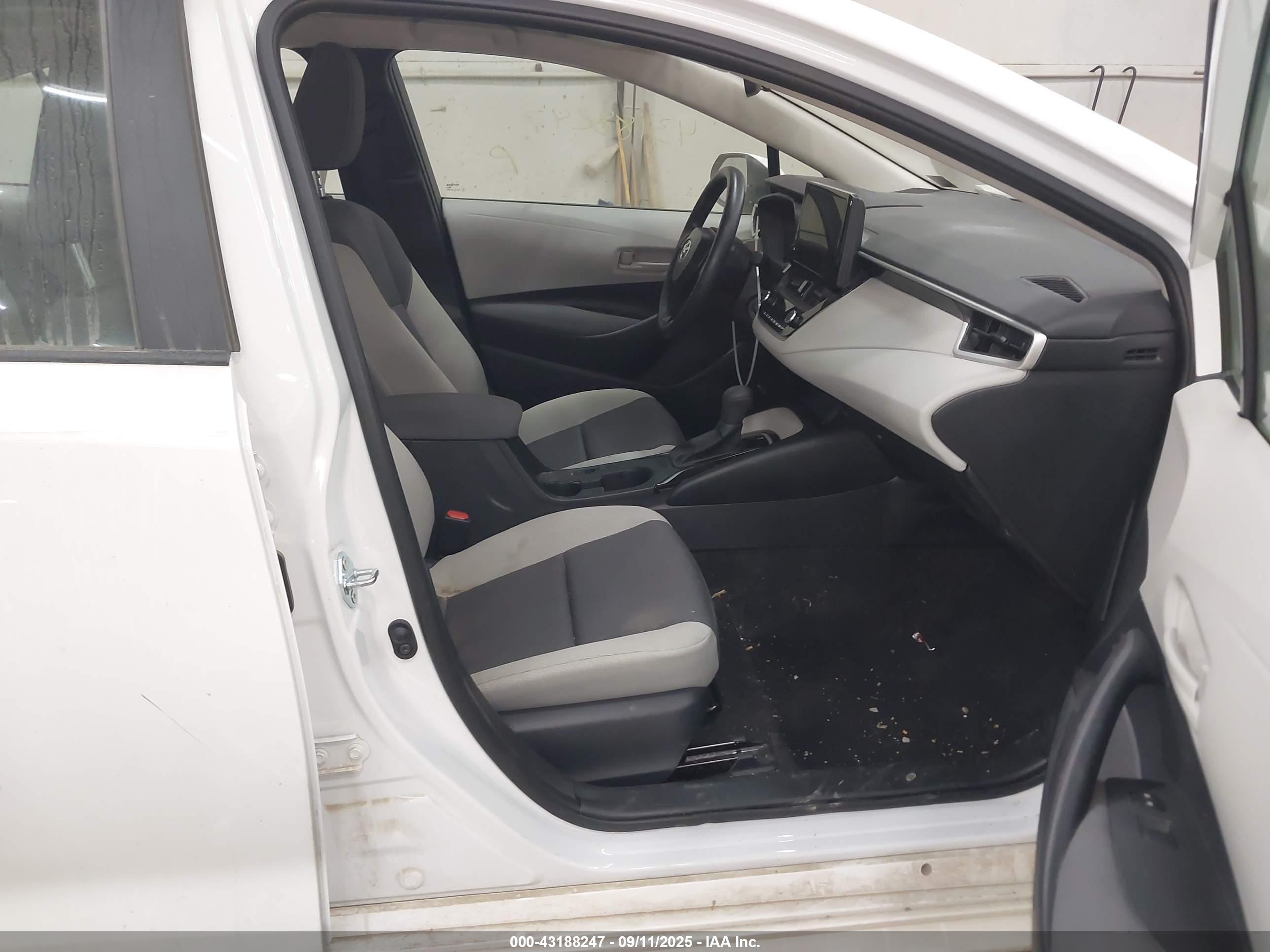 TOYOTA COROLLA image 5