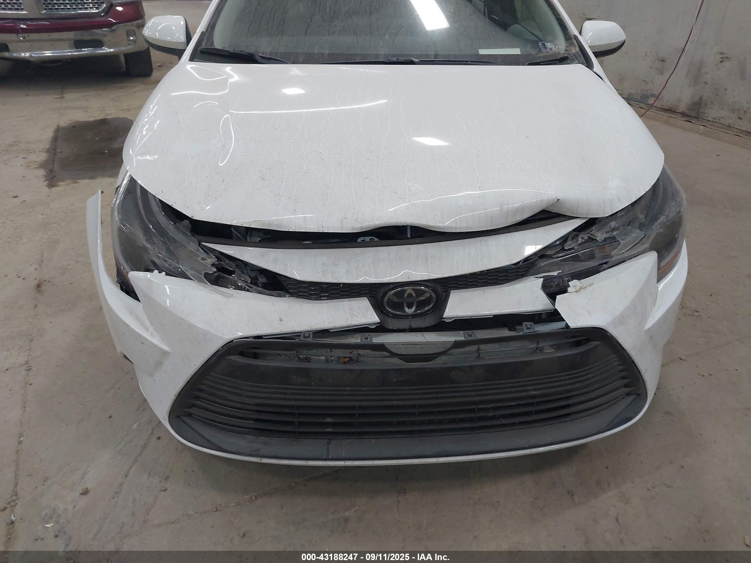 TOYOTA COROLLA image 6