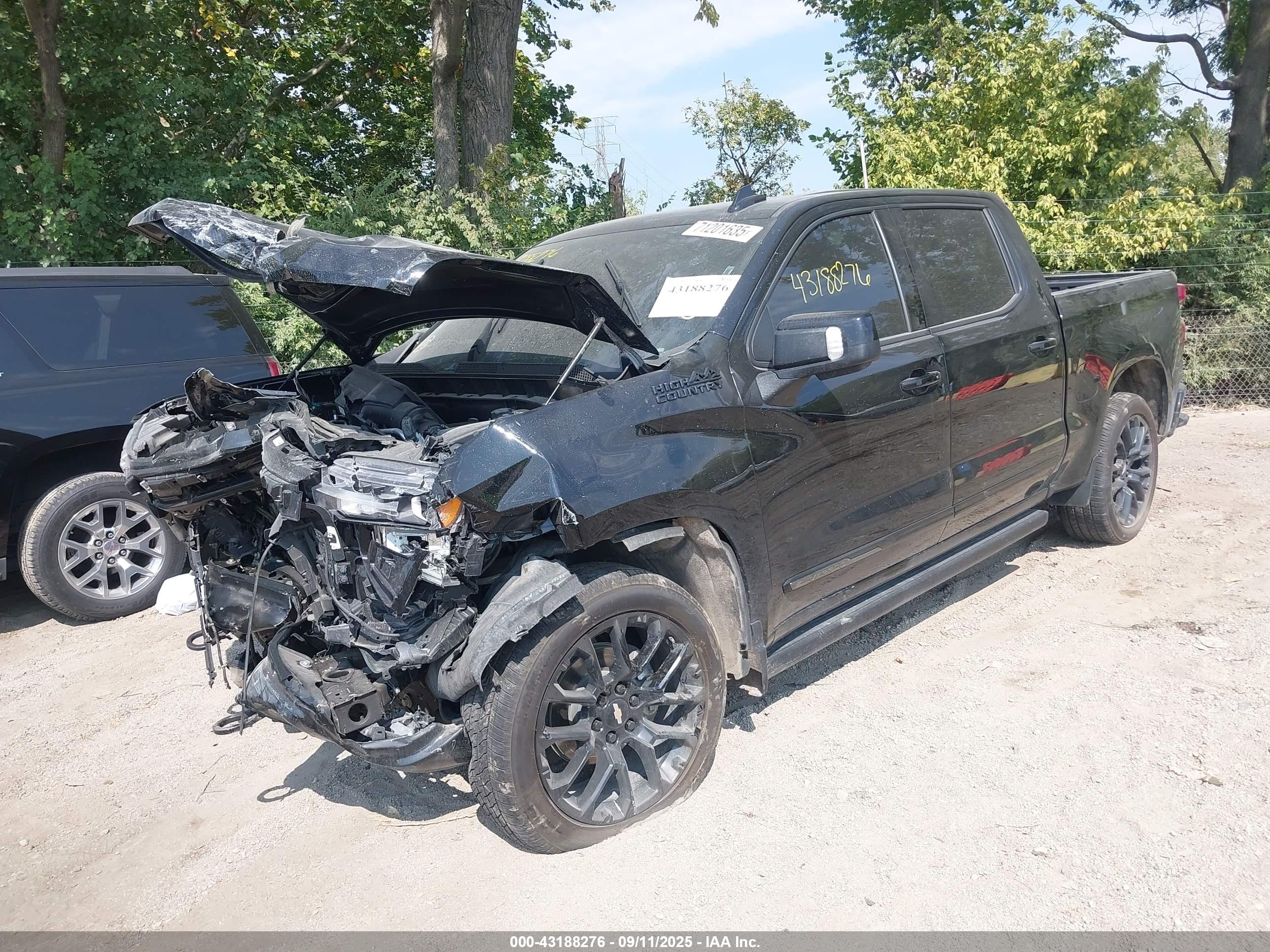 CHEVROLET SILVERADO image 6
