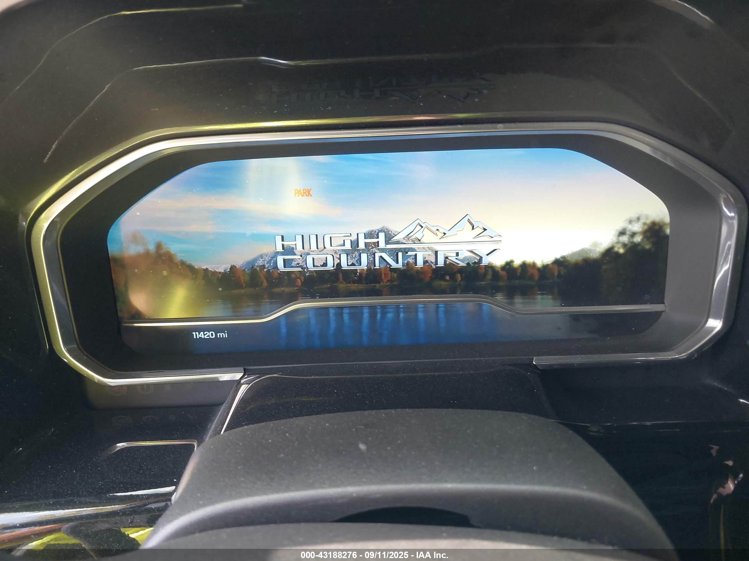 CHEVROLET SILVERADO image 7