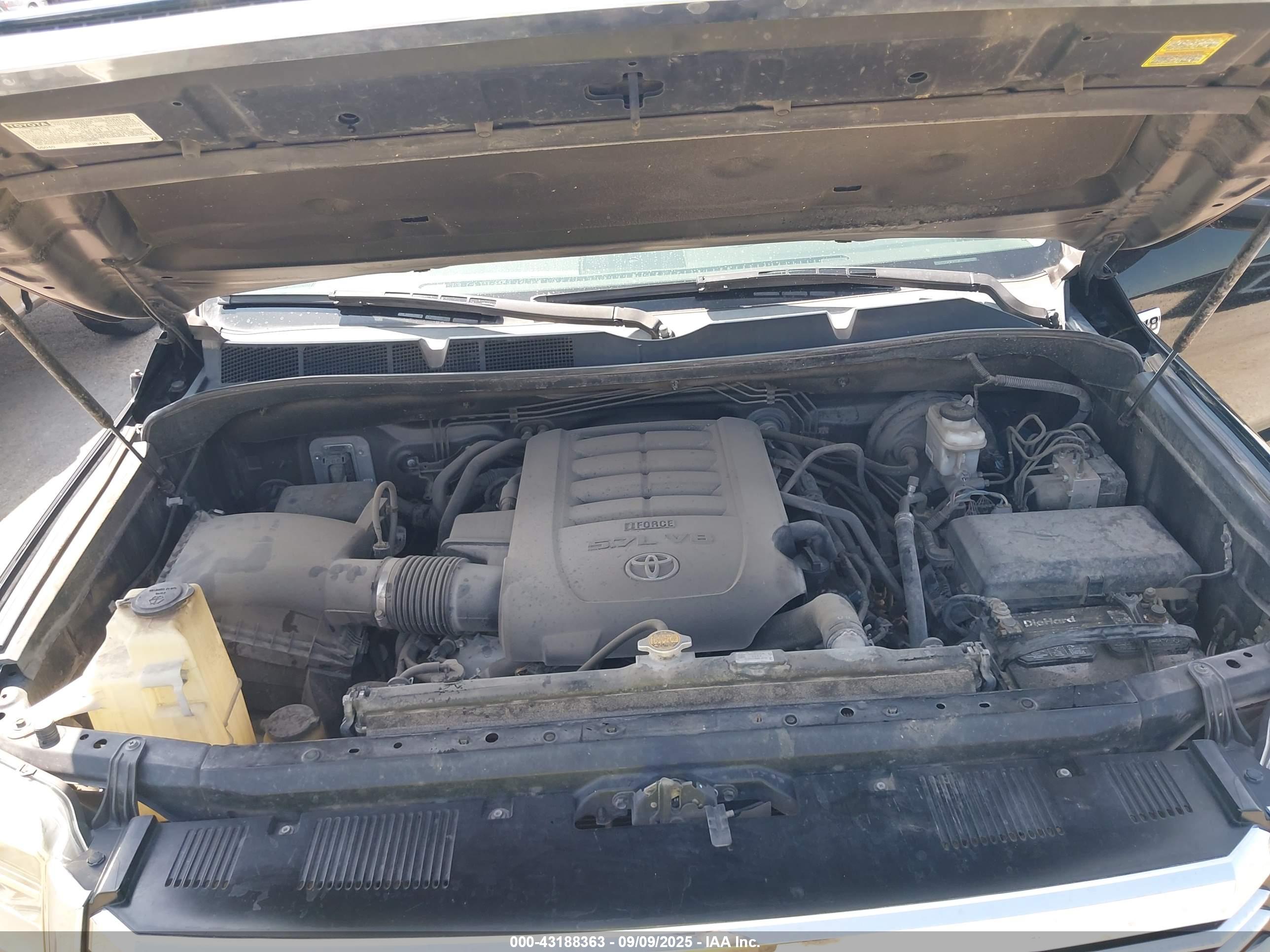 TOYOTA TUNDRA image 10