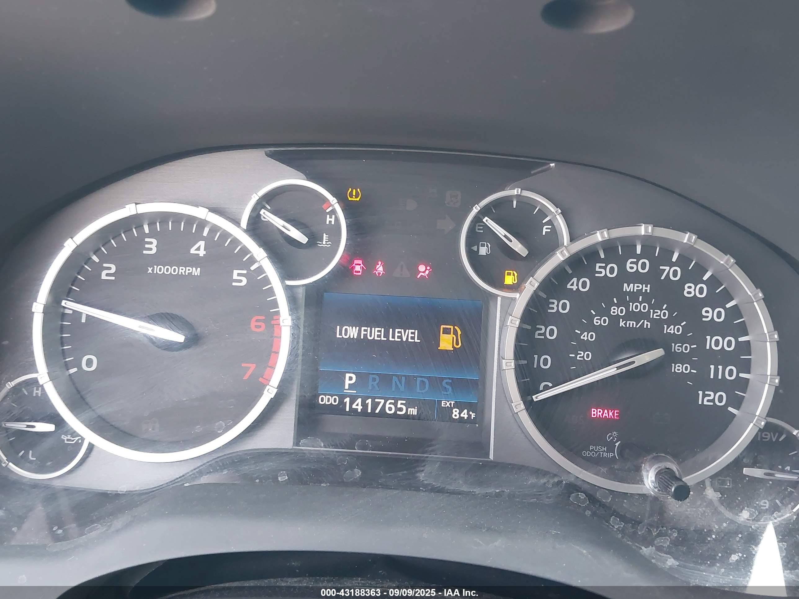 TOYOTA TUNDRA image 7