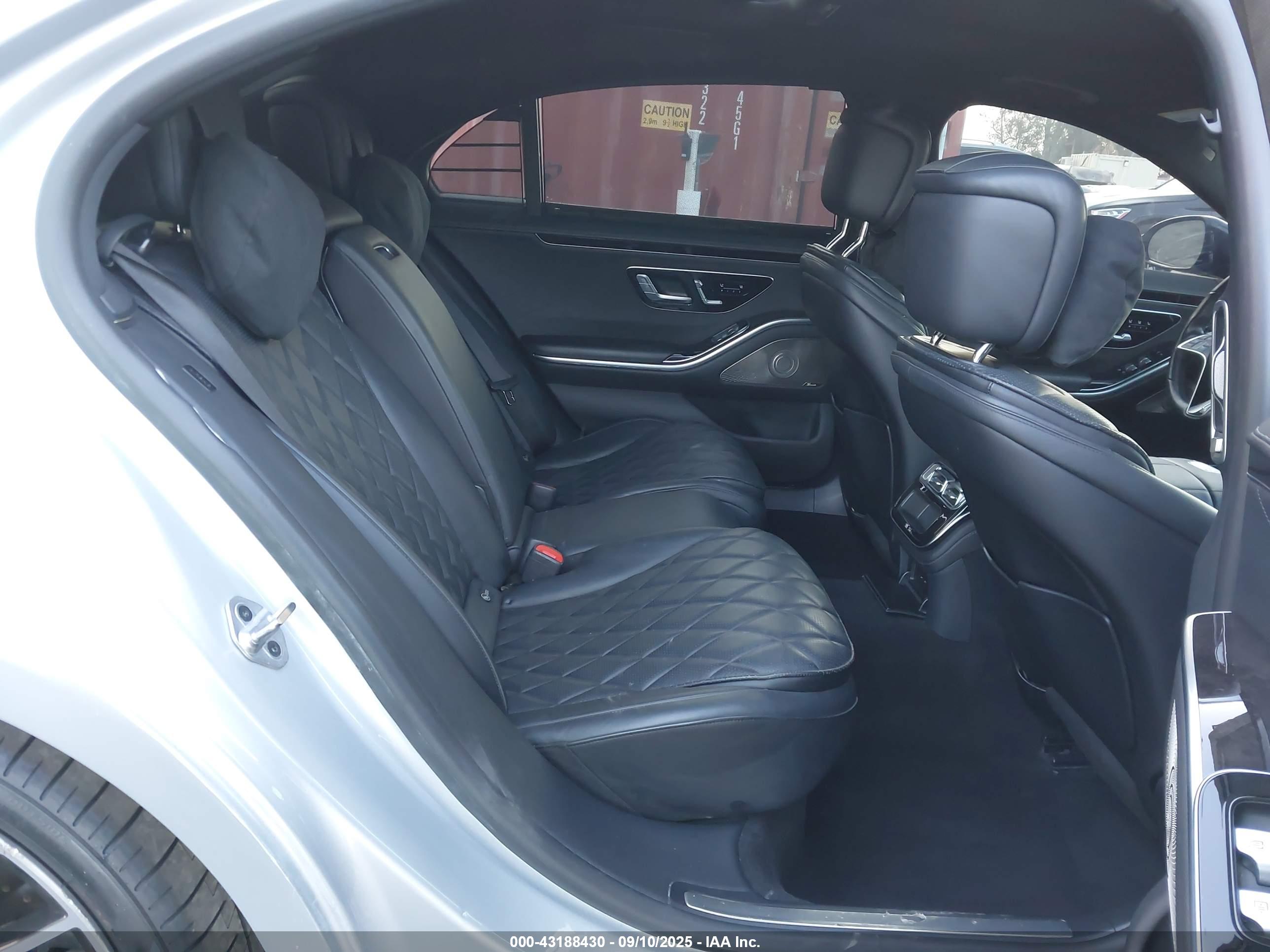 MERCEDES-BENZ S image 8