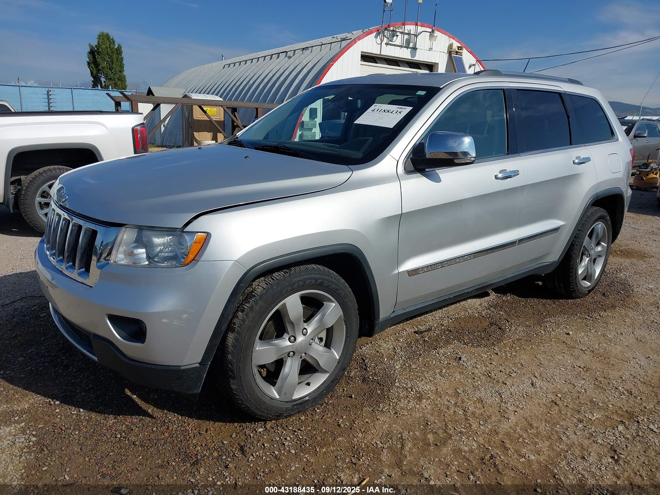 JEEP GRAND image 2