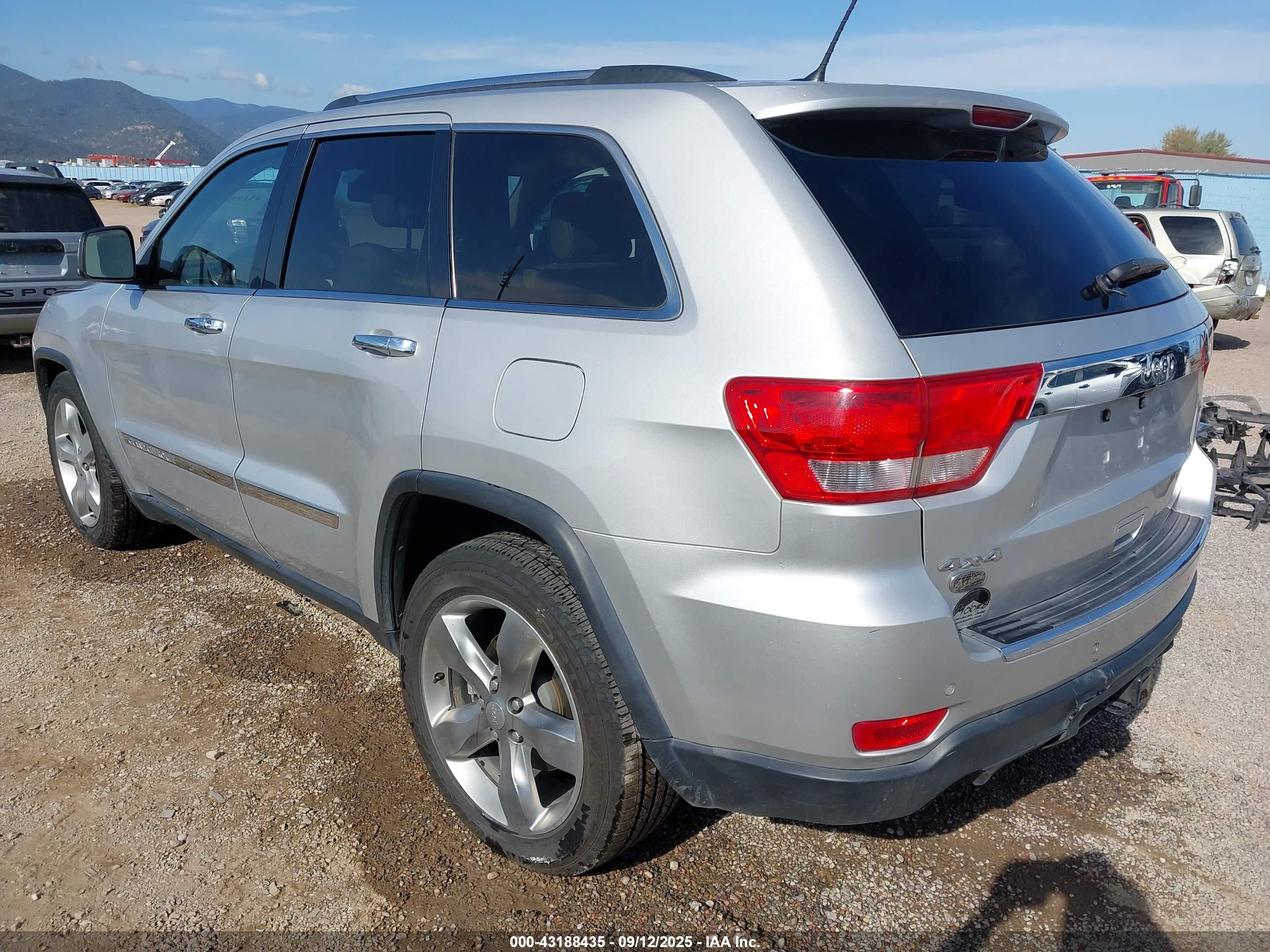 JEEP GRAND image 3