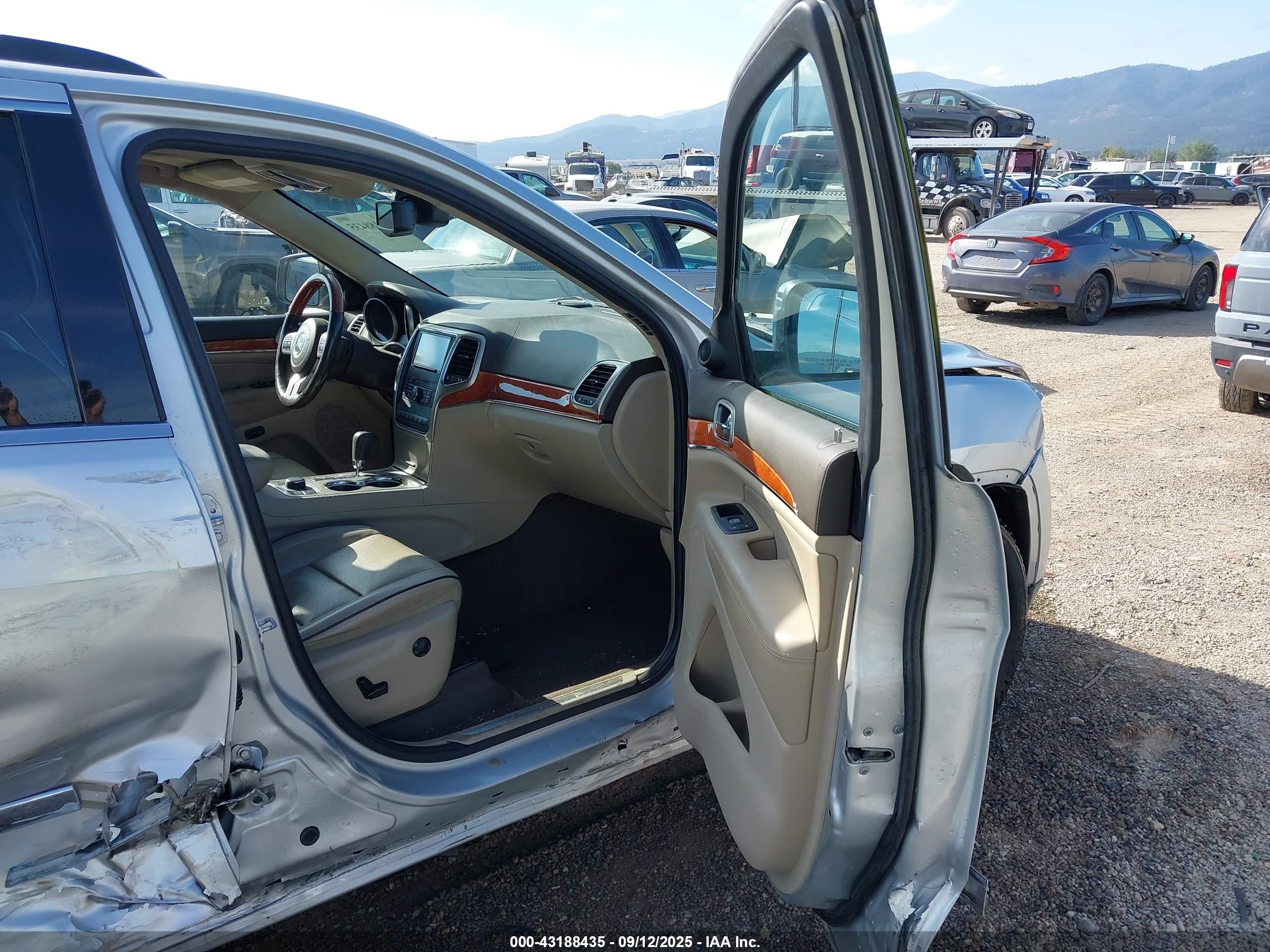 JEEP GRAND image 5
