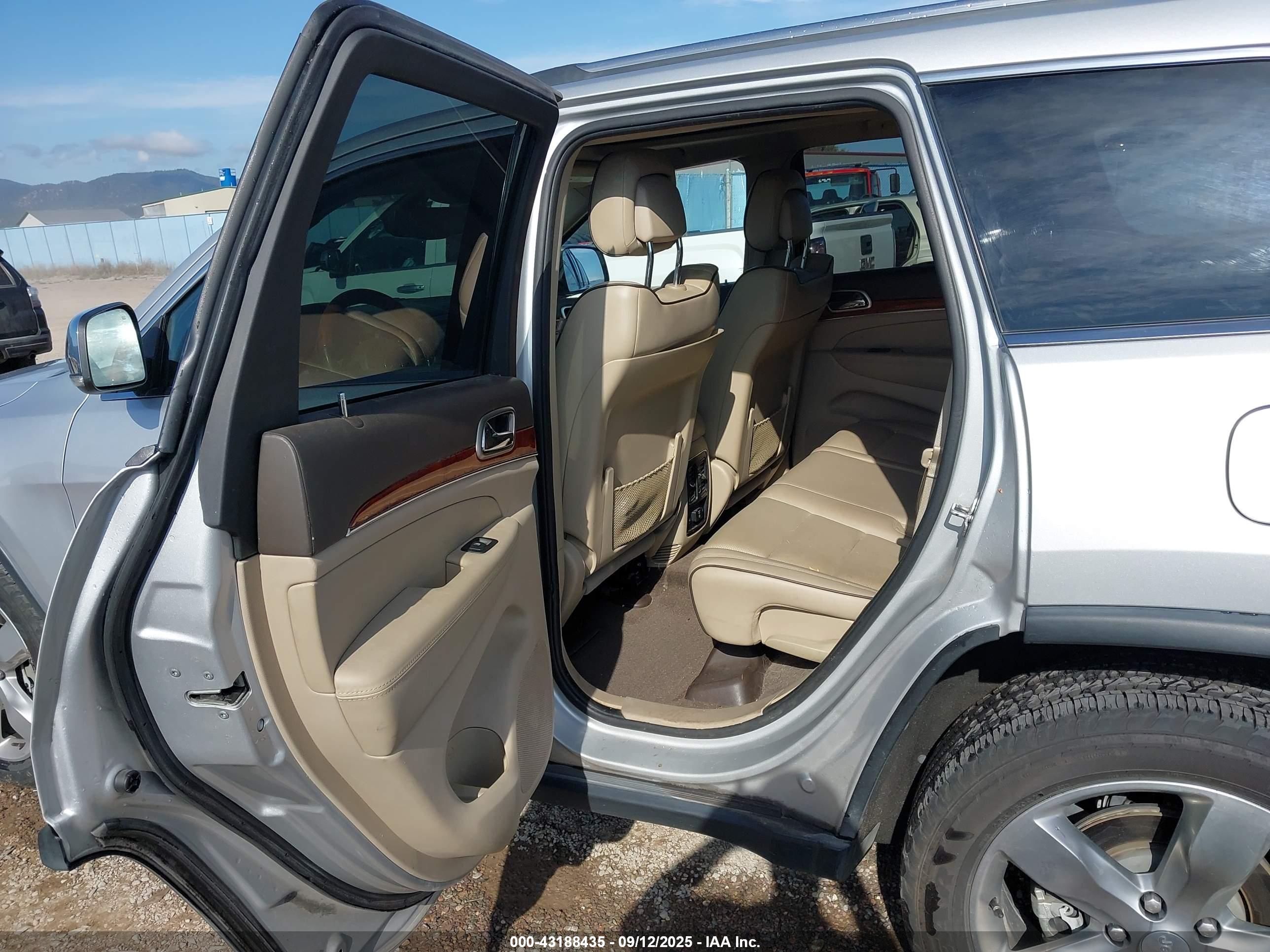 JEEP GRAND image 8