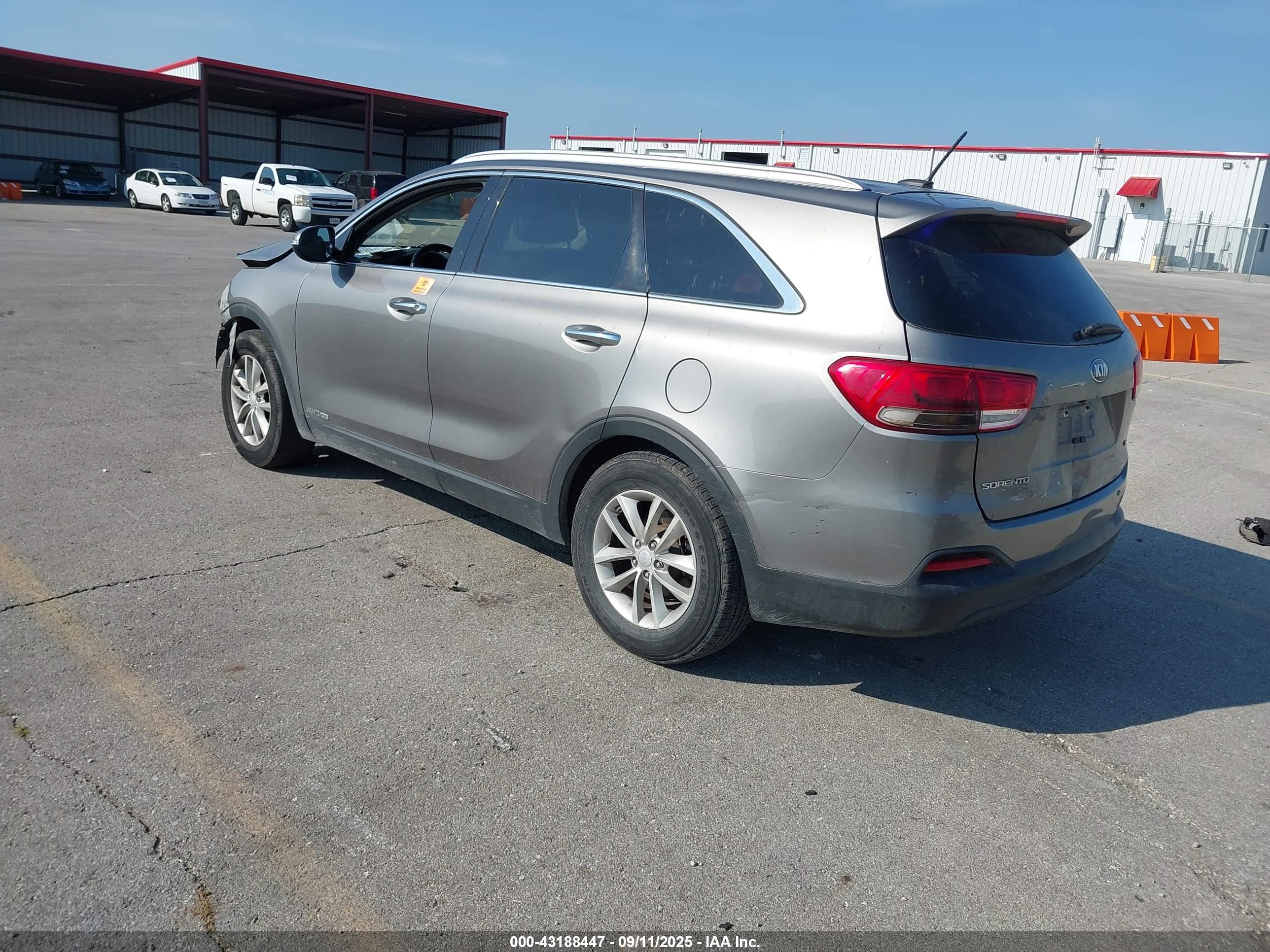 KIA SORENTO image 3