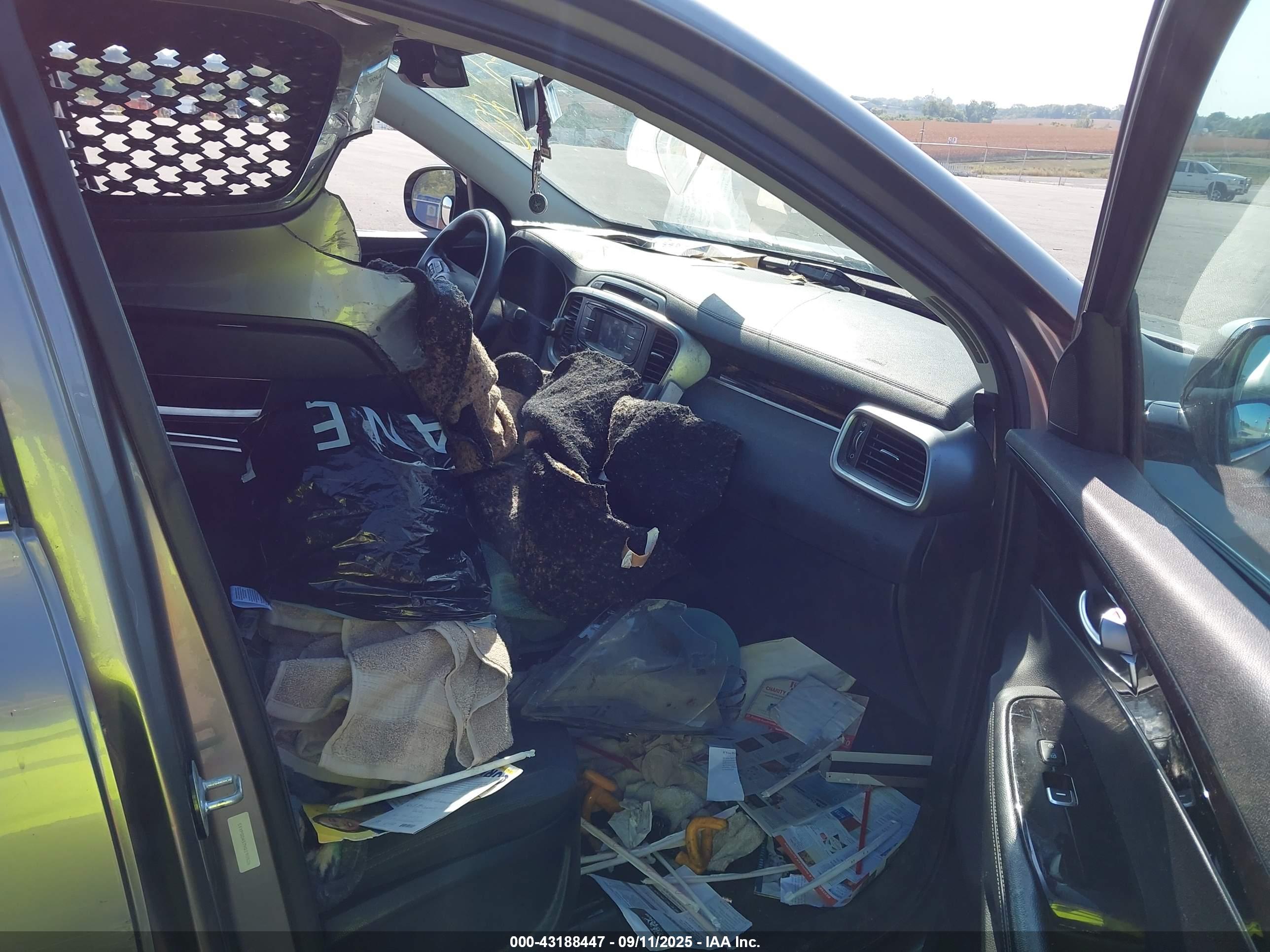 KIA SORENTO image 5