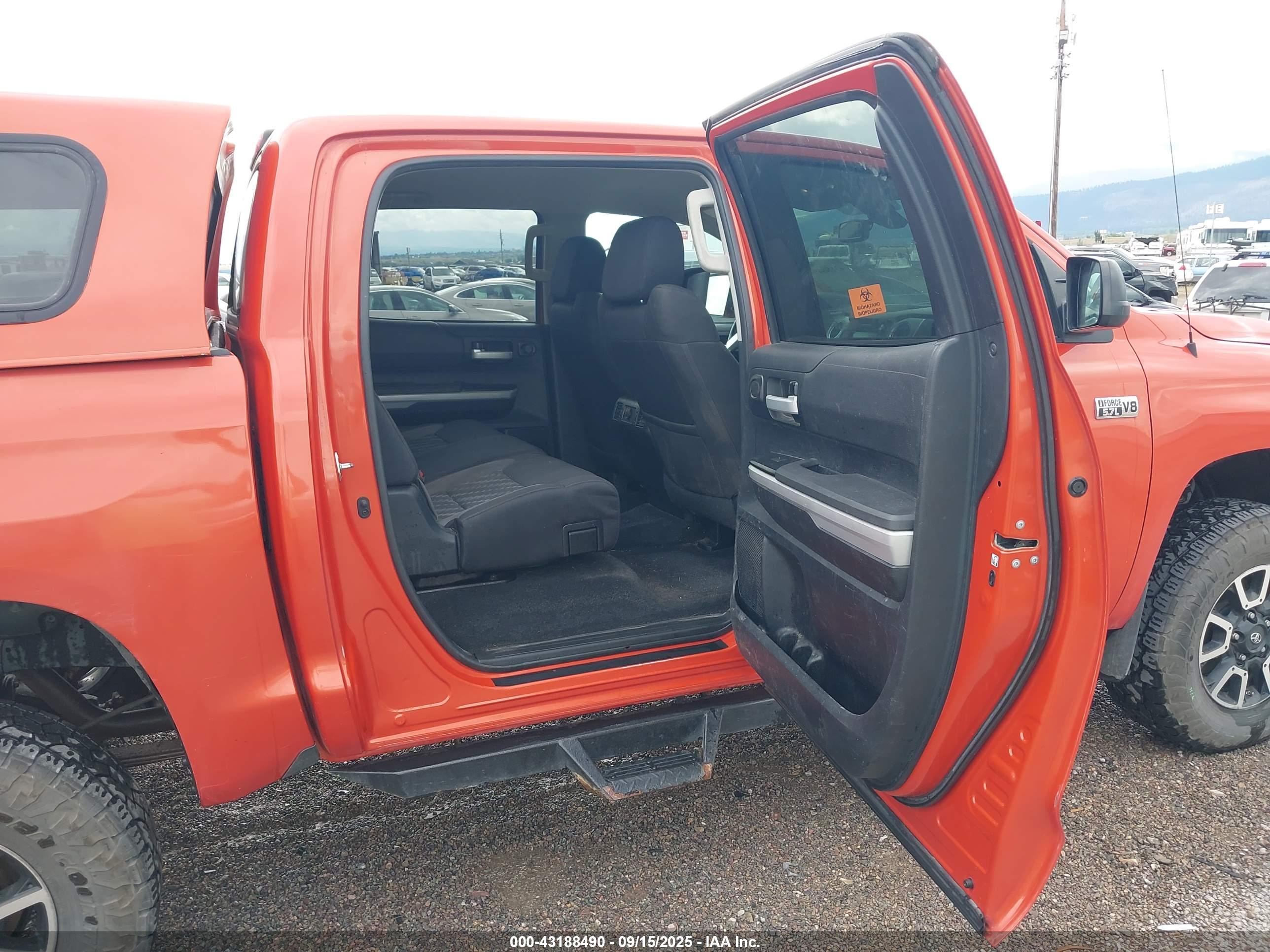 TOYOTA TUNDRA image 8