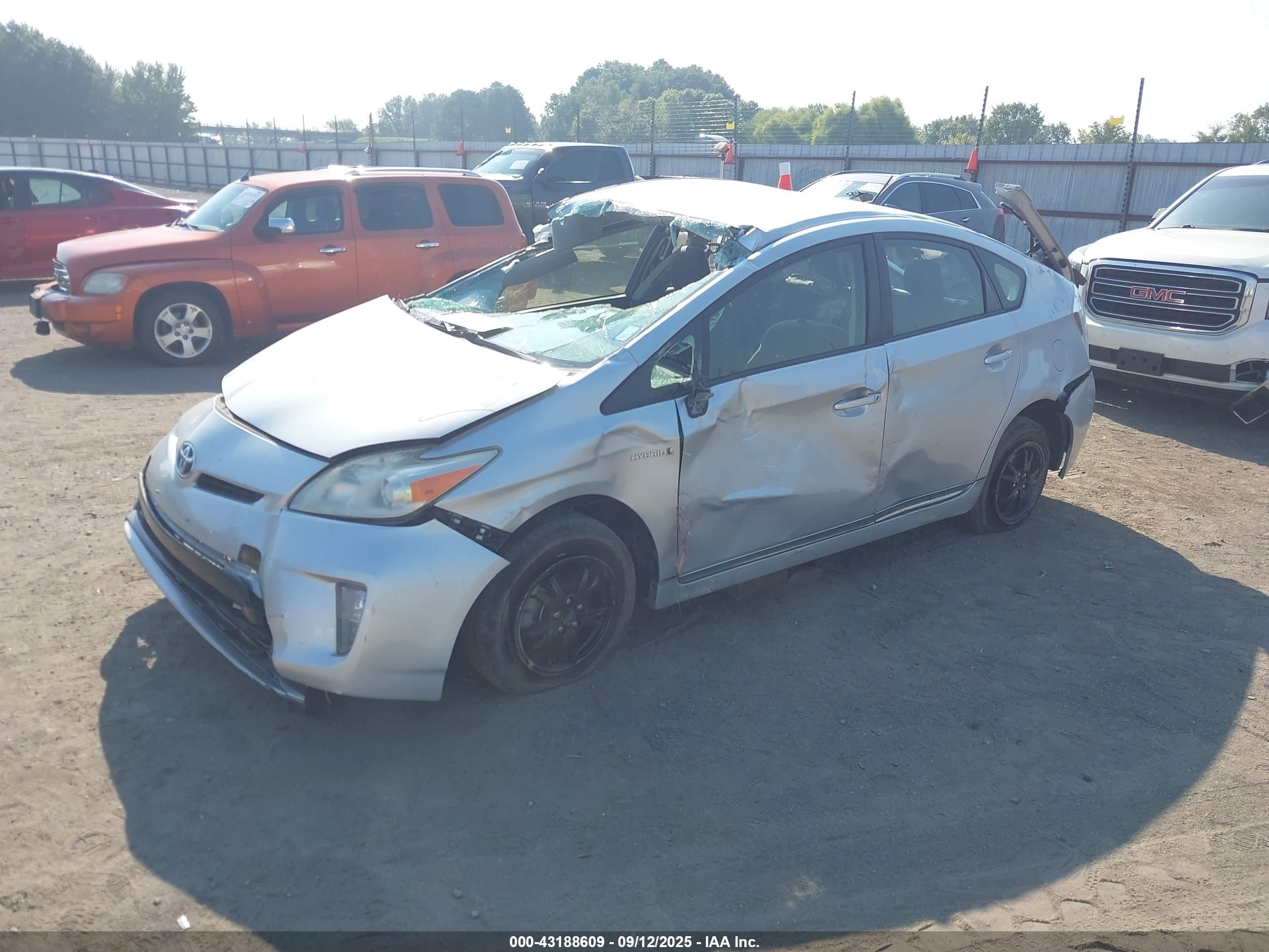 TOYOTA PRIUS image 2
