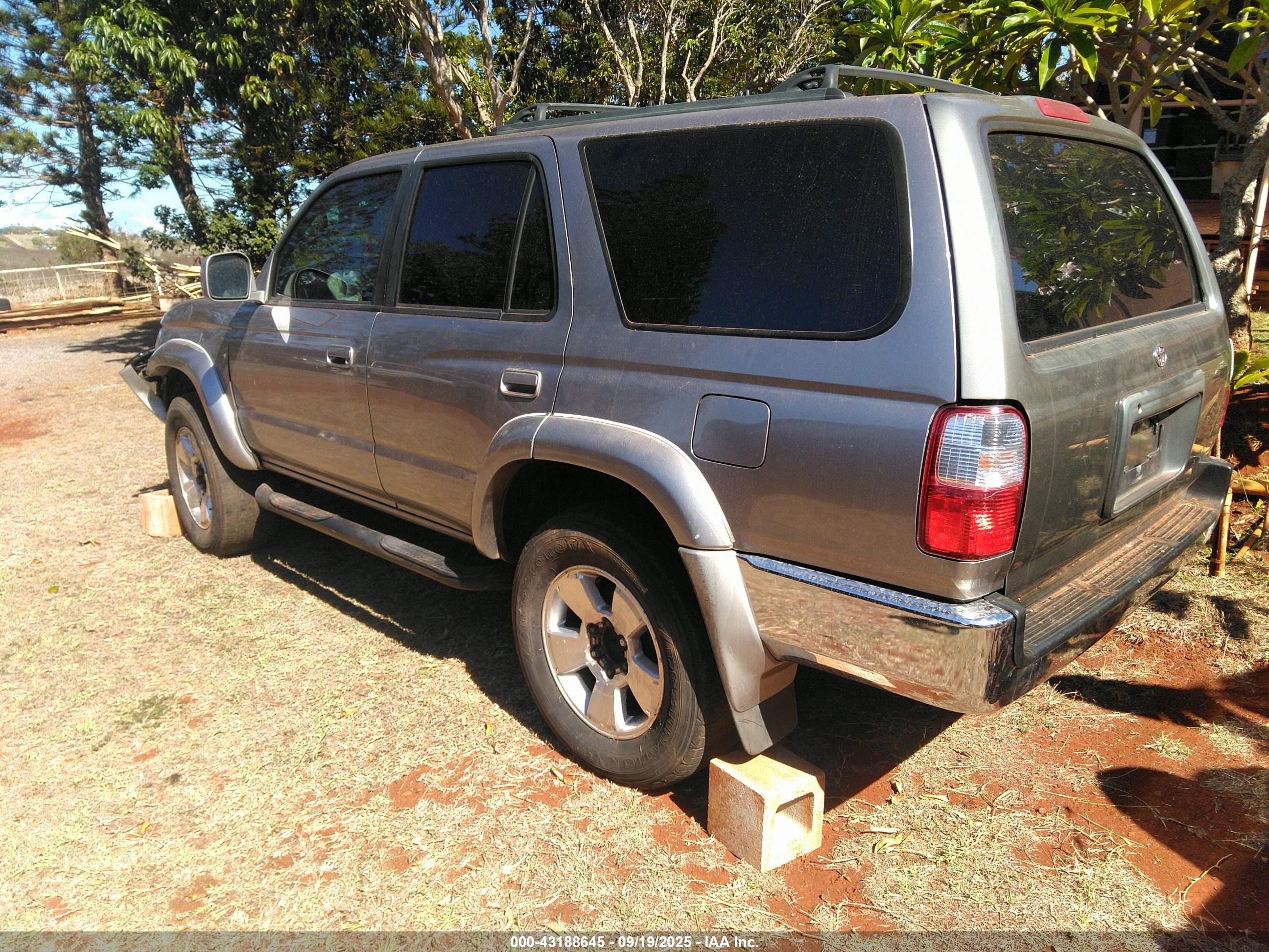TOYOTA 4RUNNER image 3