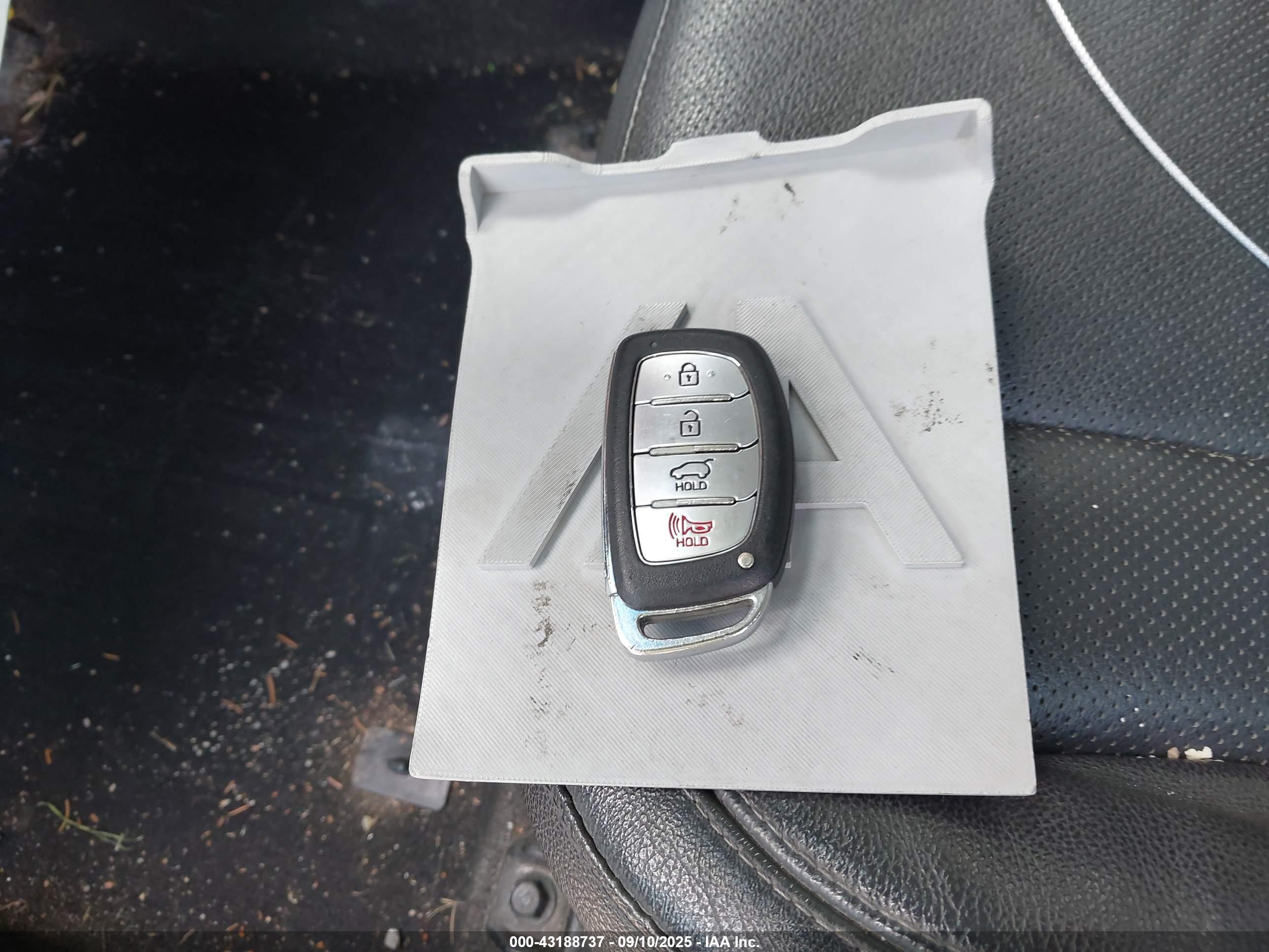 HYUNDAI ELANTRA image 11
