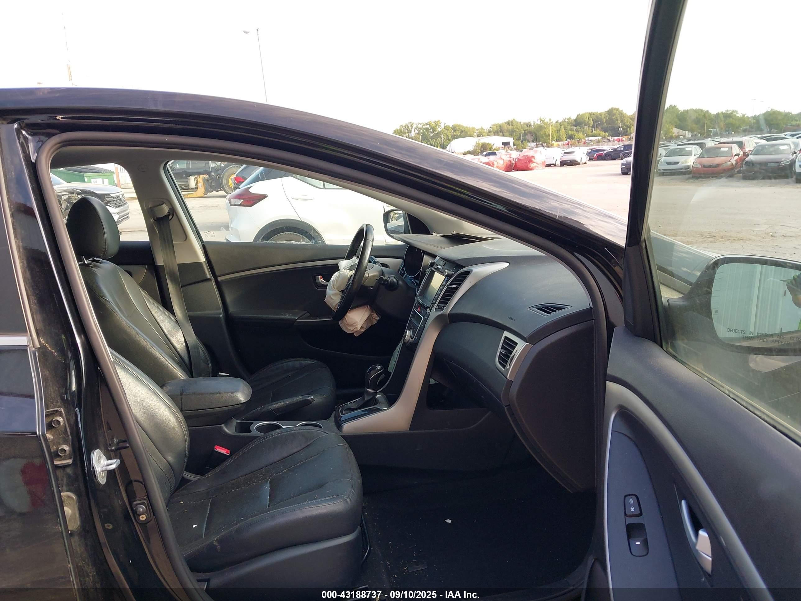 HYUNDAI ELANTRA image 5