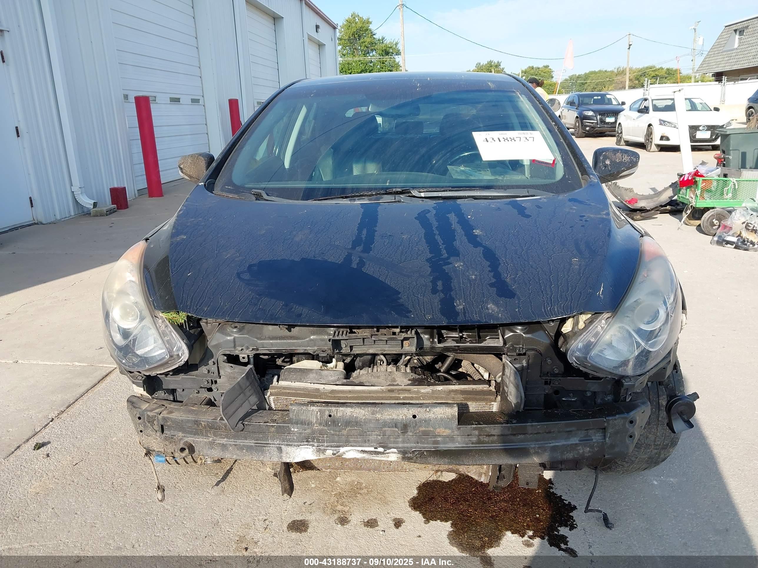 HYUNDAI ELANTRA image 6
