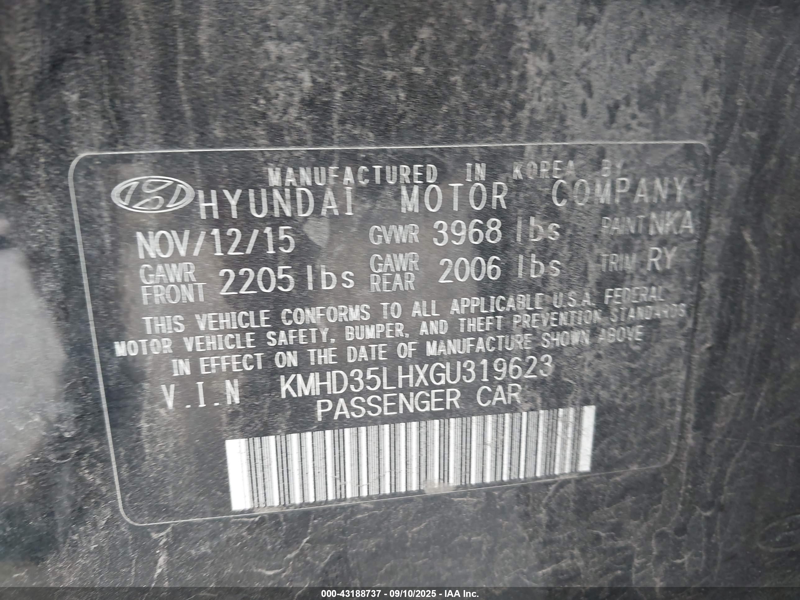 HYUNDAI ELANTRA image 9