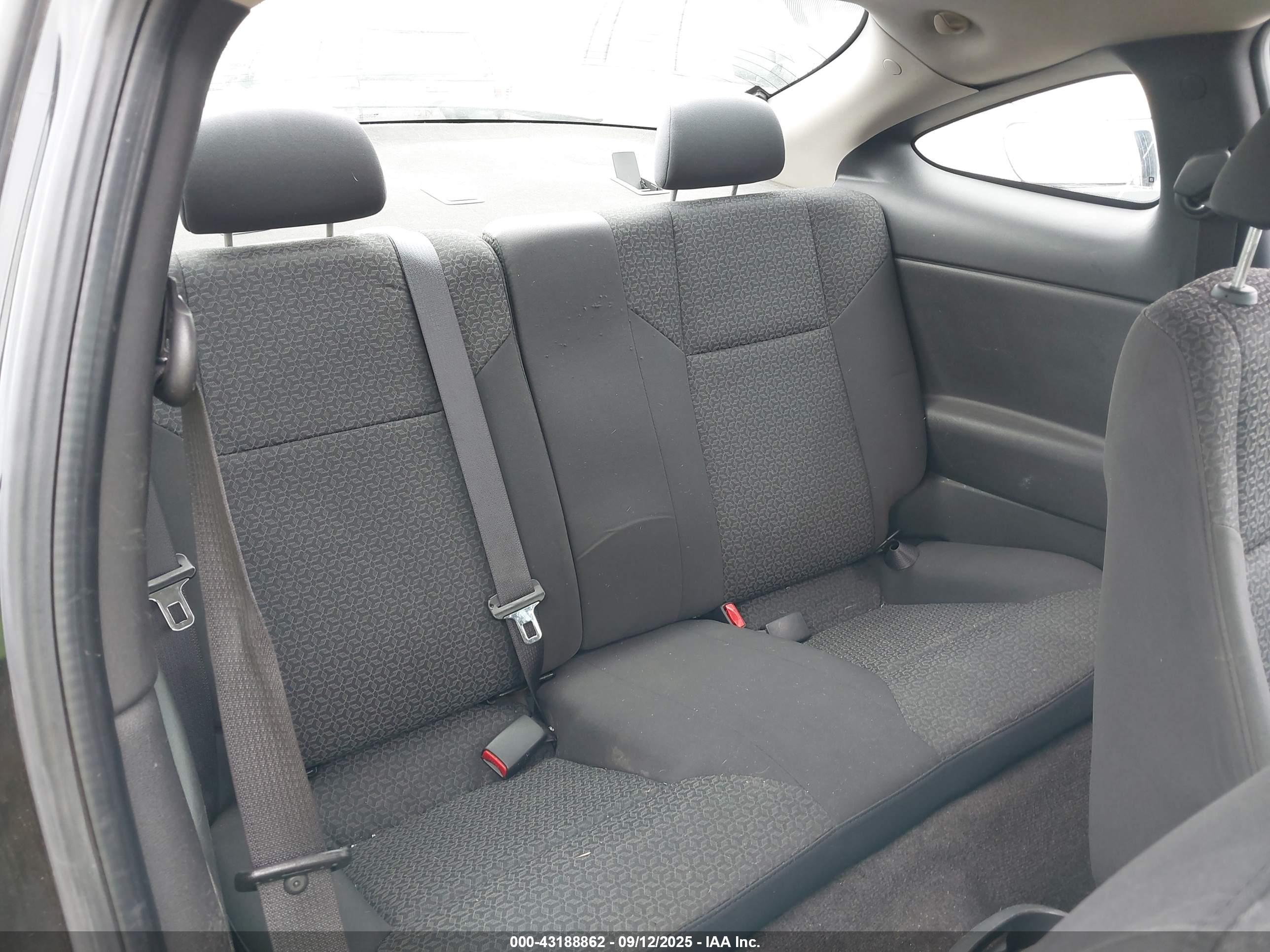PONTIAC G5 image 8