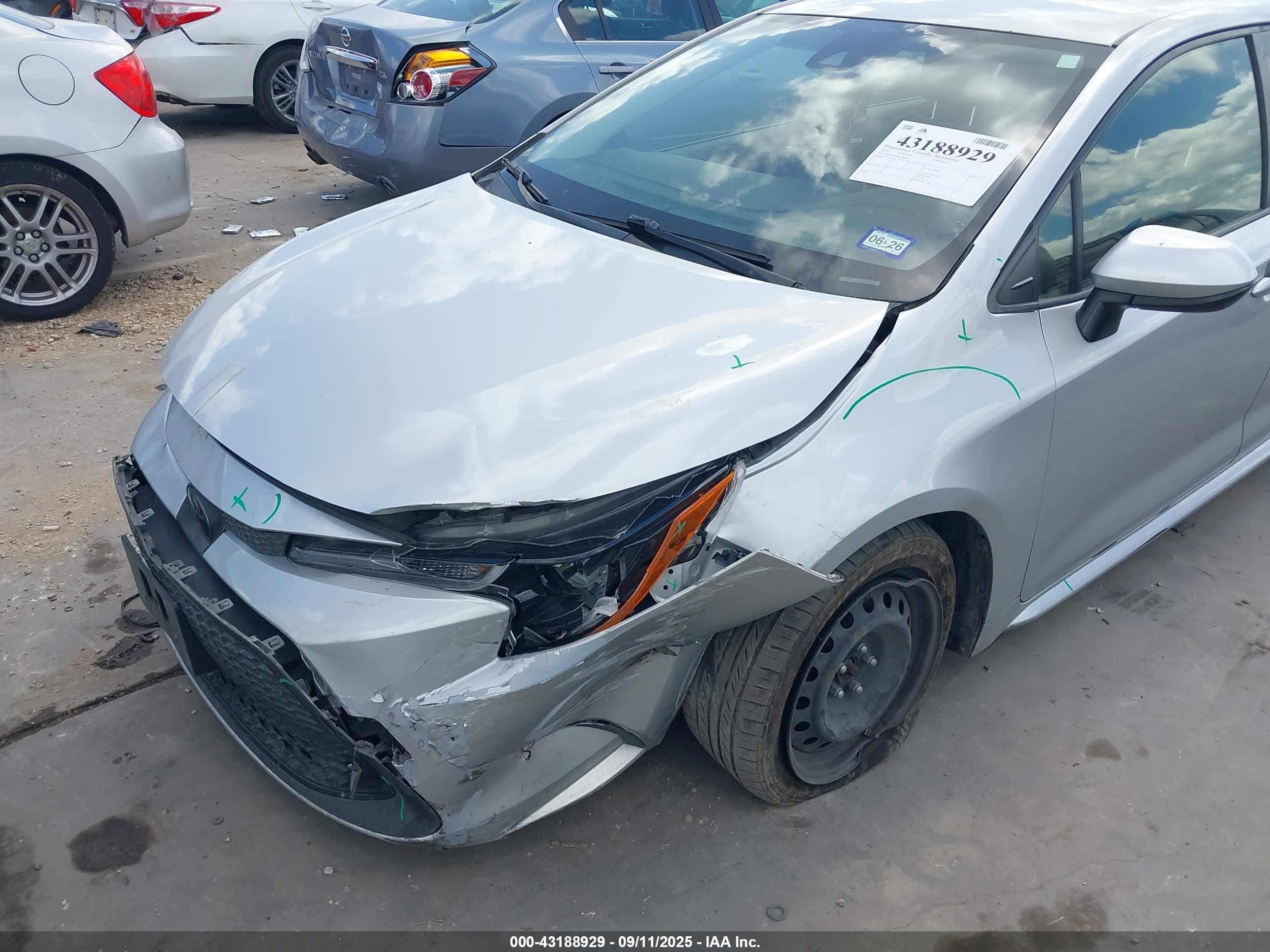 TOYOTA COROLLA image 6