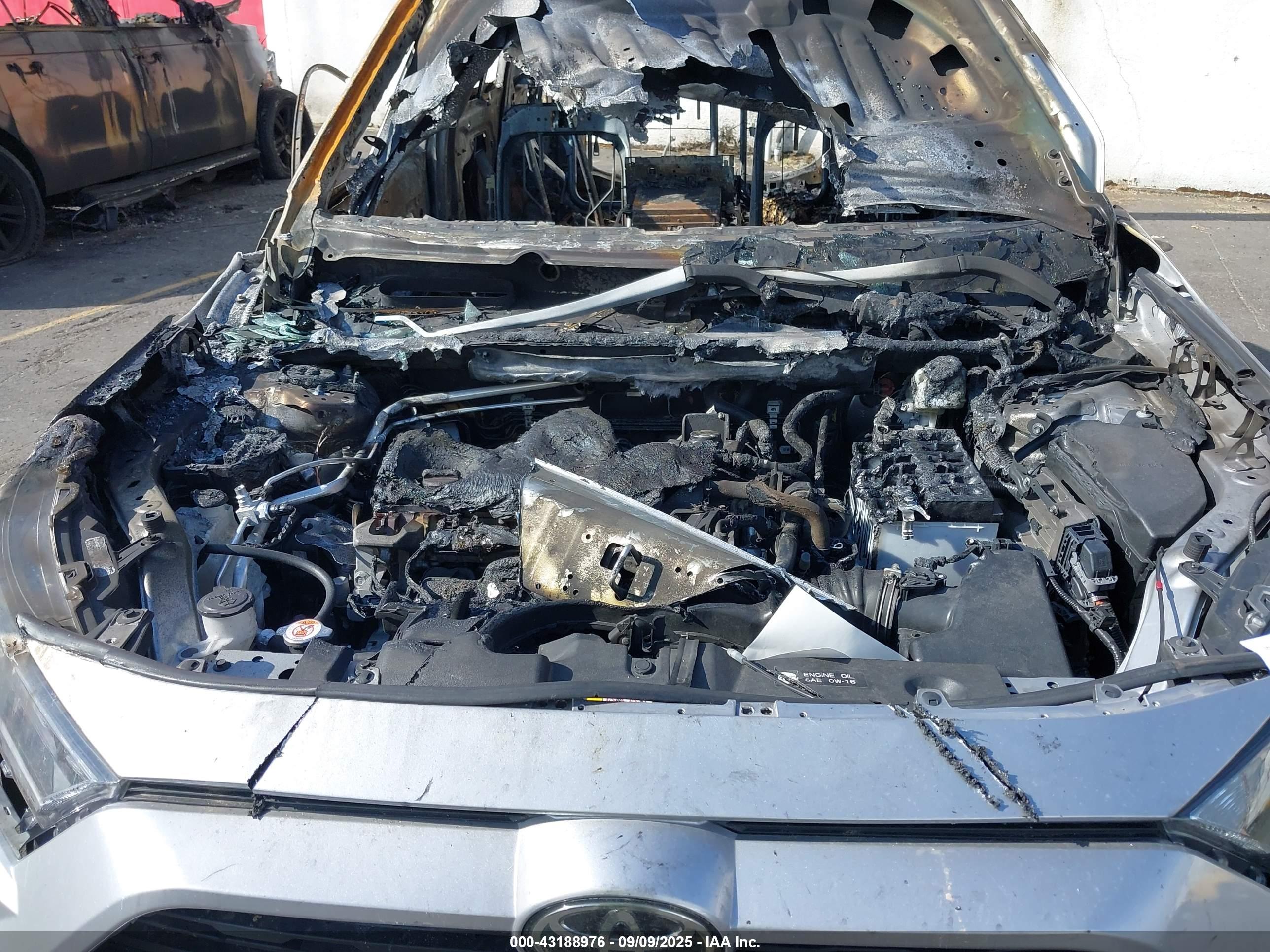 TOYOTA RAV4 image 10