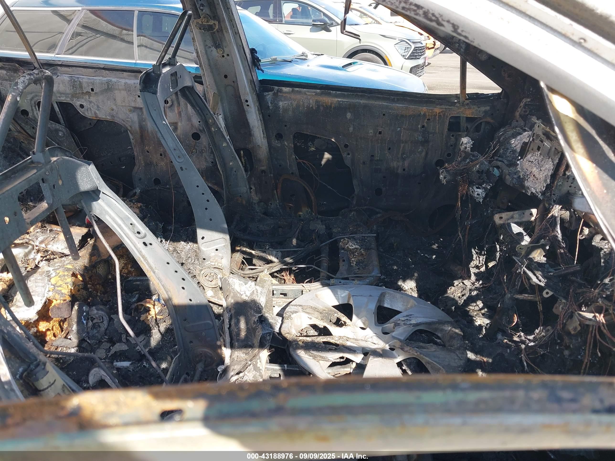 TOYOTA RAV4 image 5