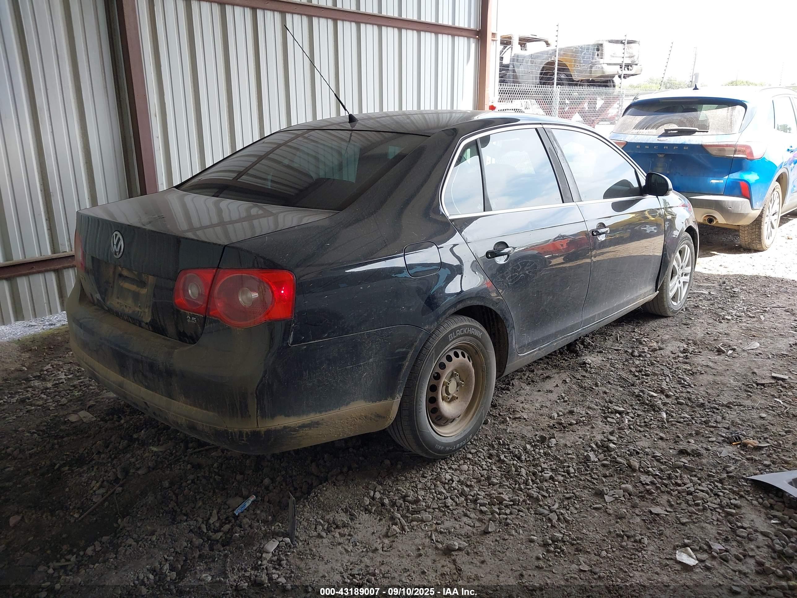VOLKSWAGEN JETTA image 4