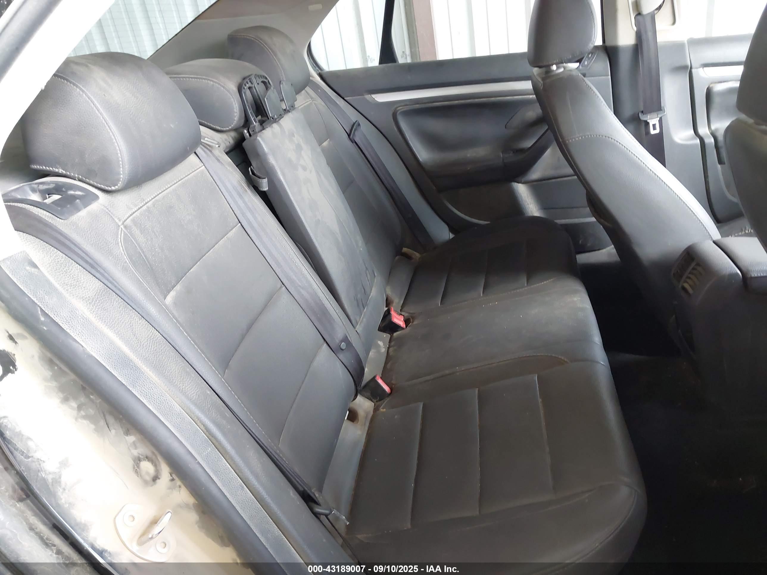 VOLKSWAGEN JETTA image 8