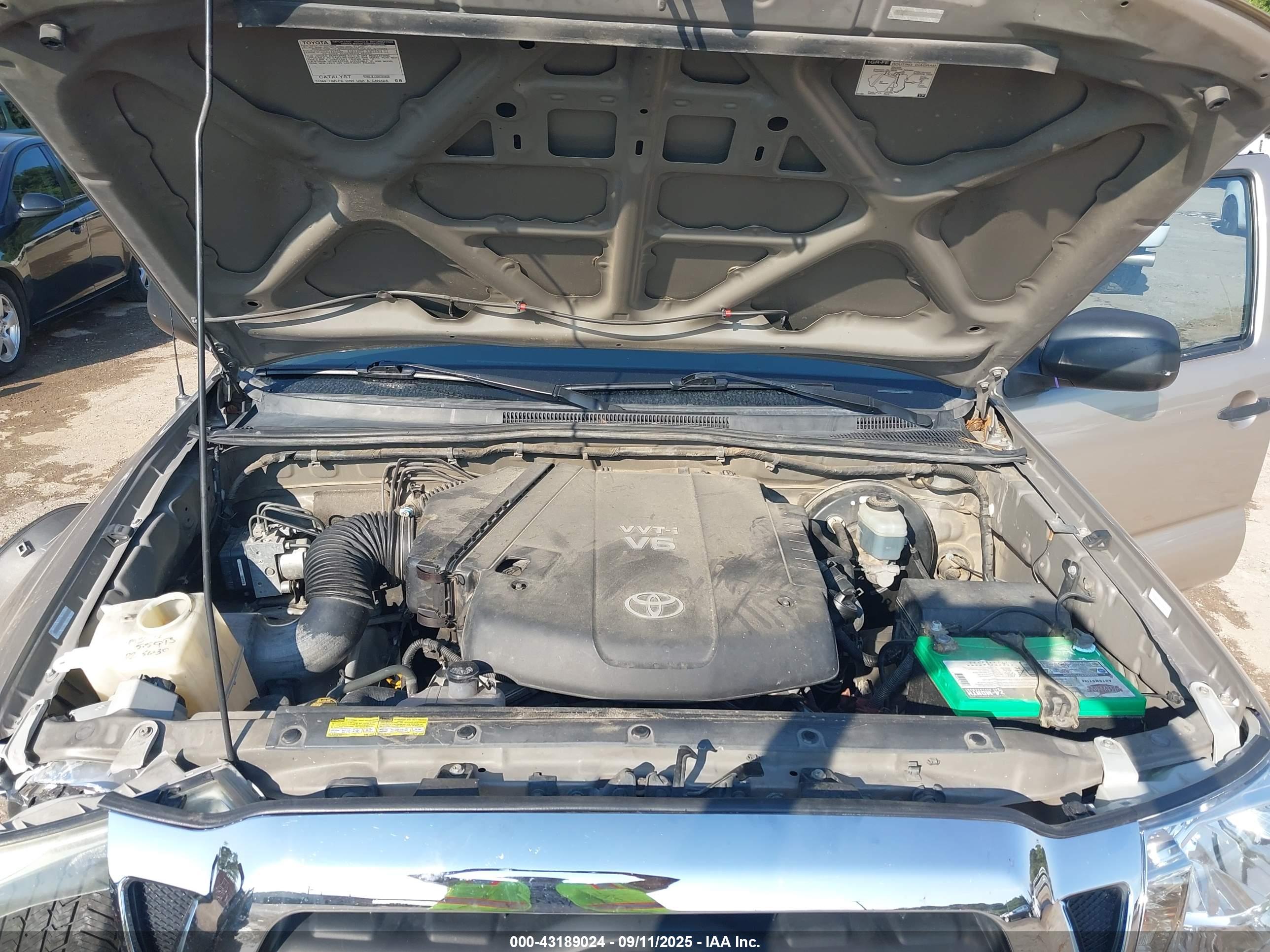 TOYOTA TACOMA image 10