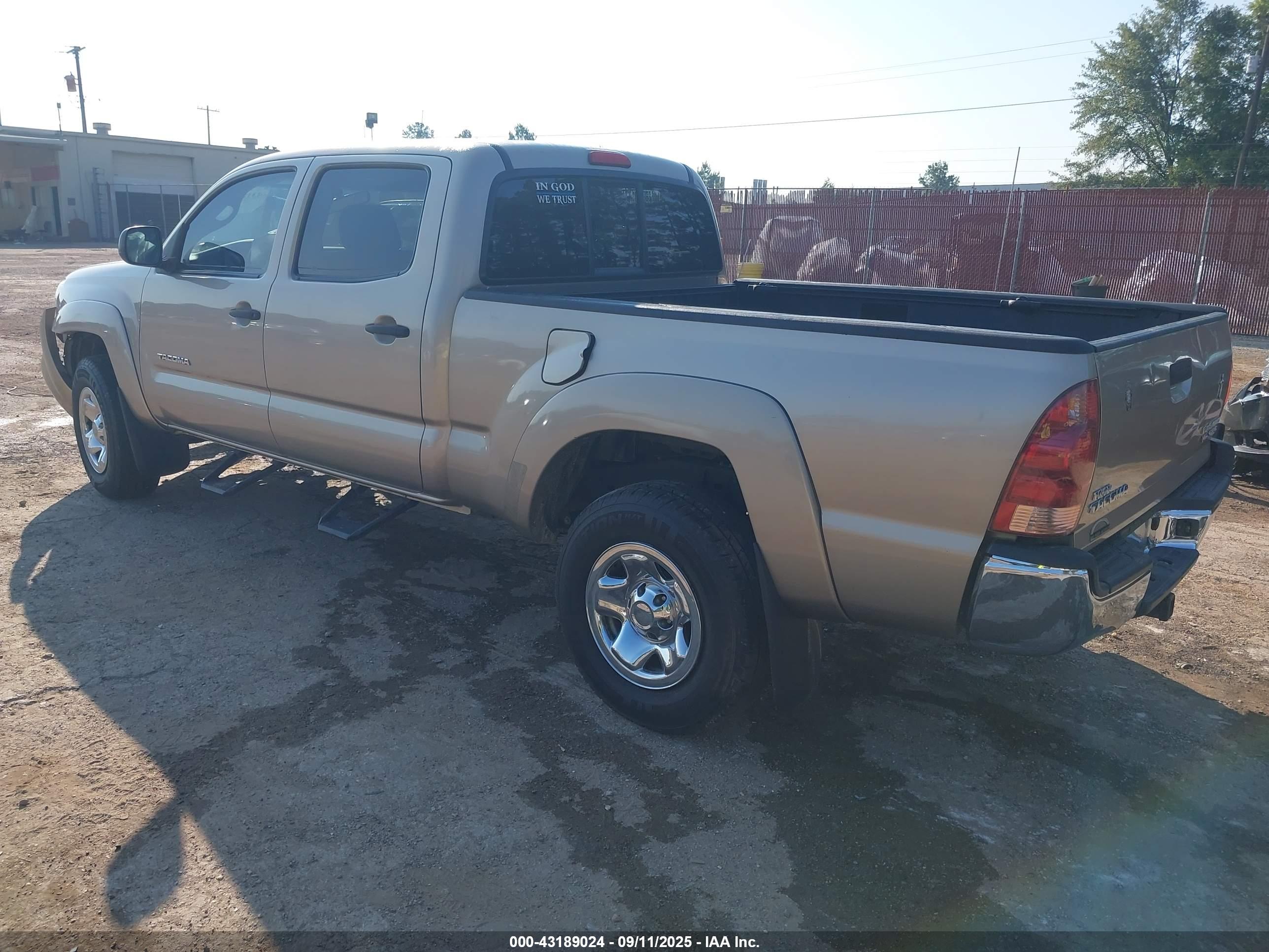 TOYOTA TACOMA image 3