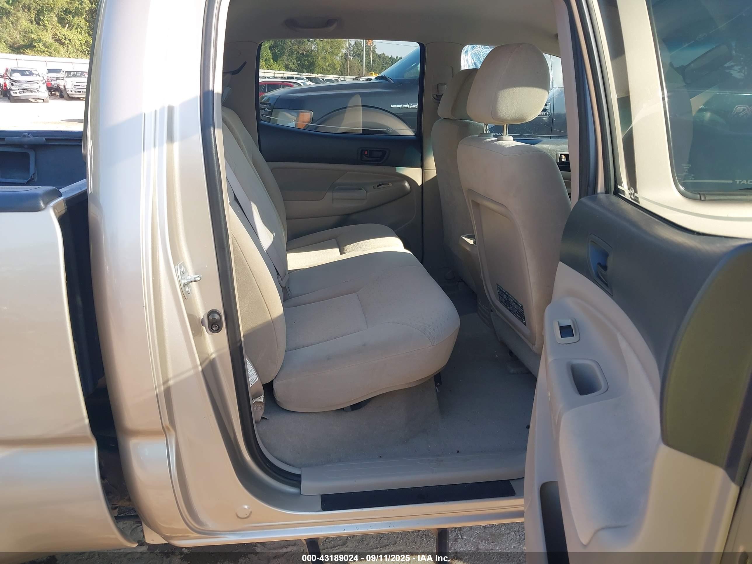 TOYOTA TACOMA image 8