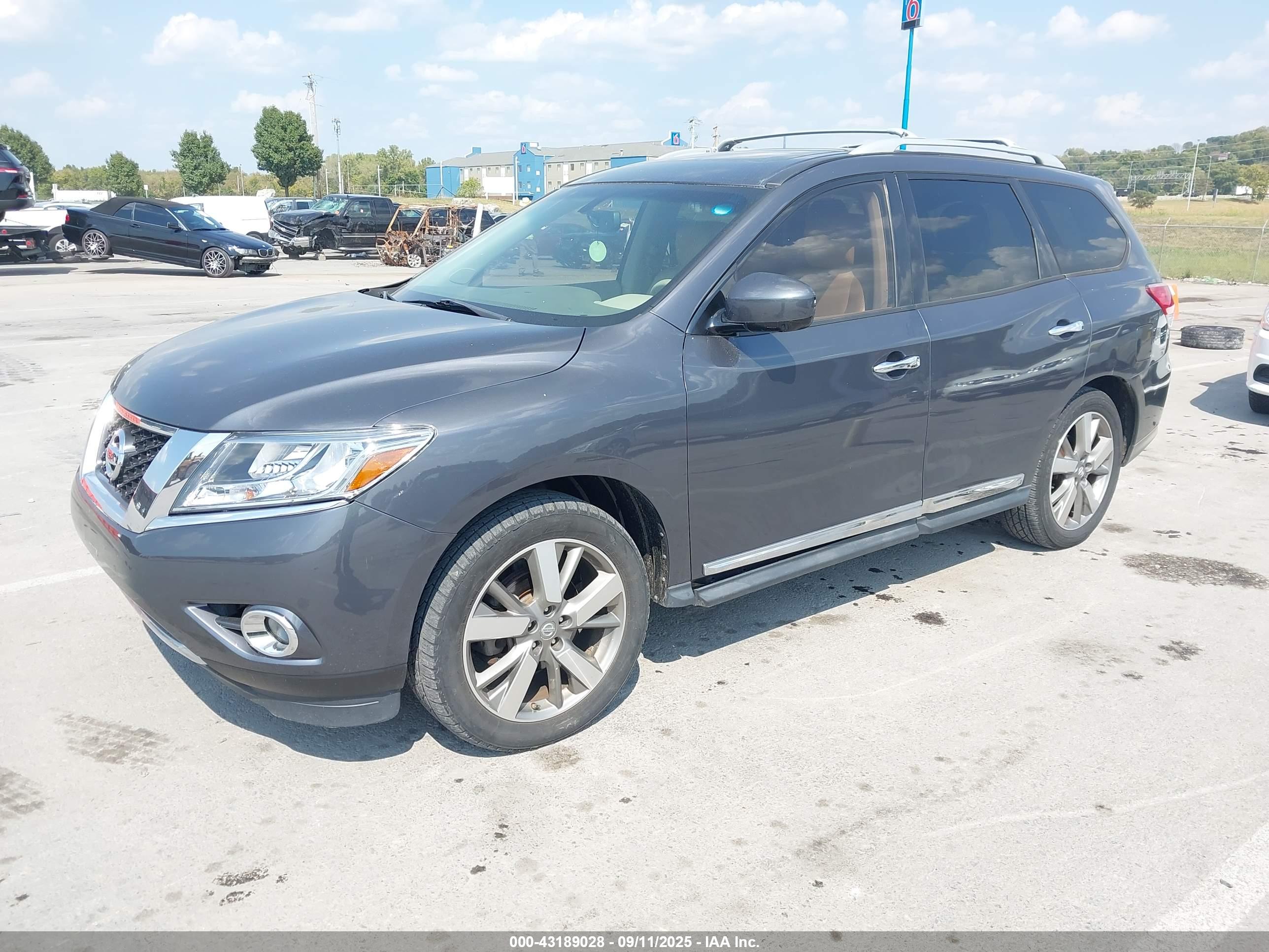 NISSAN PATHFINDER image 2
