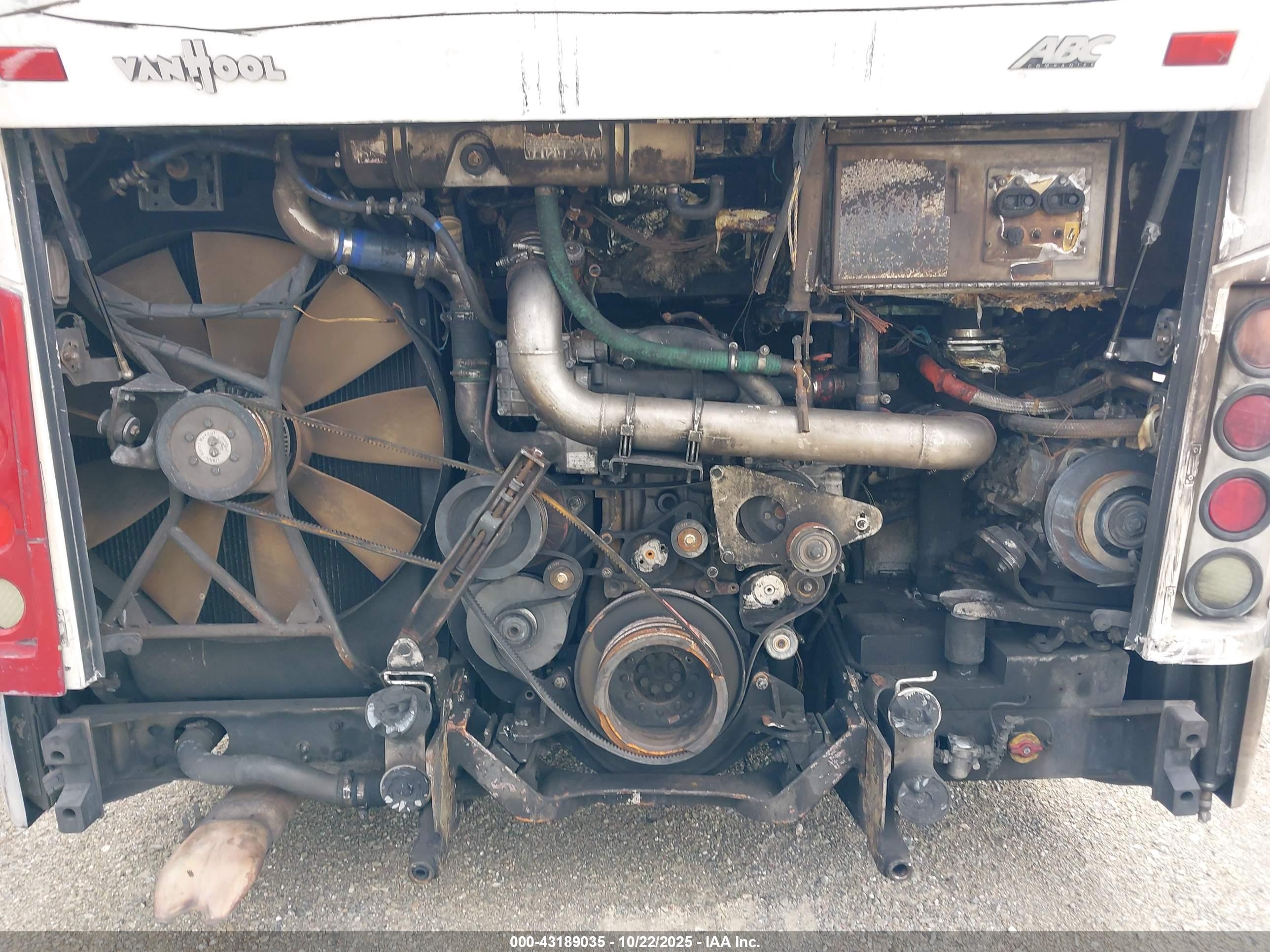 VAN HOOL image 10