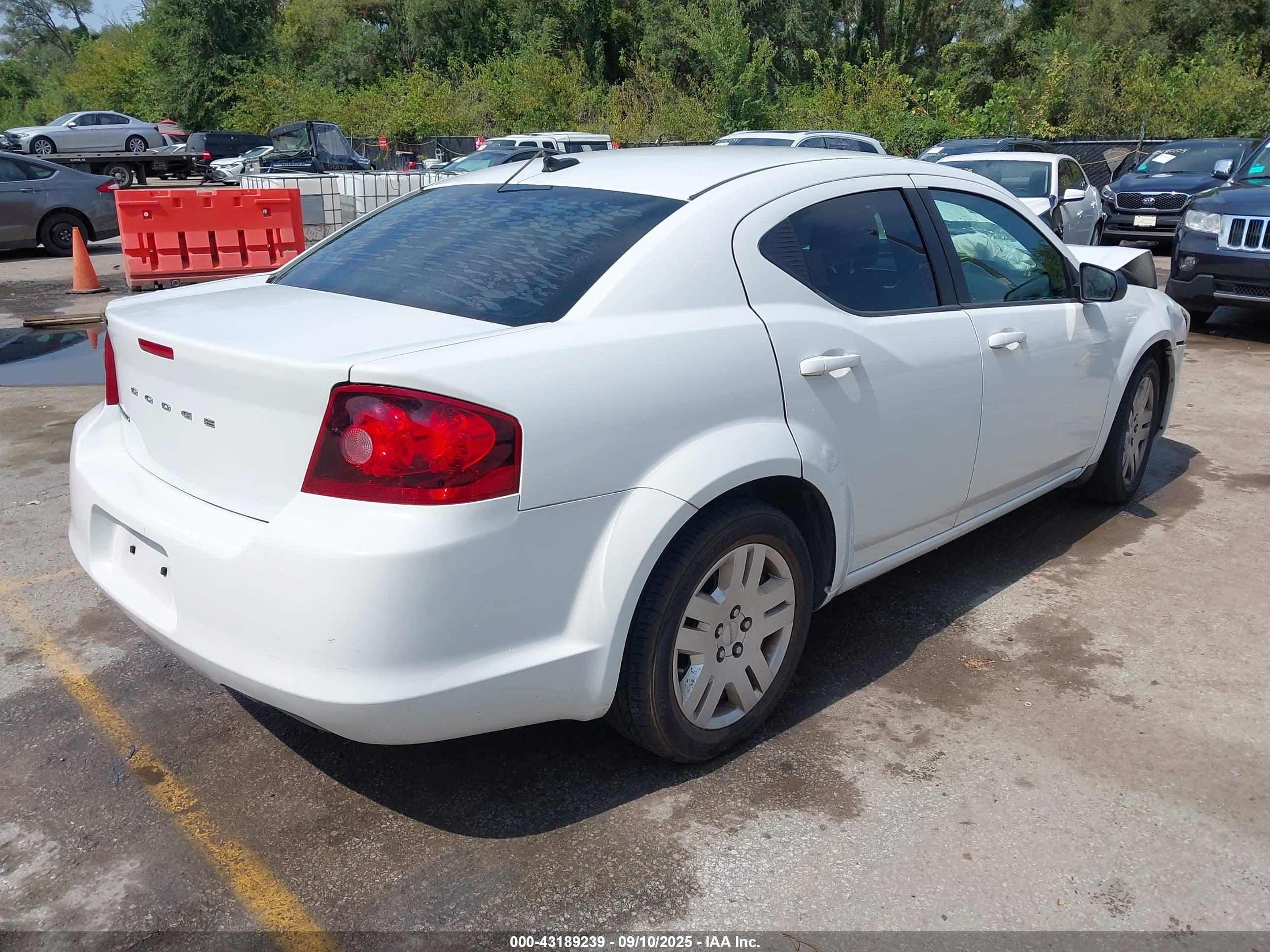DODGE AVENGER image 4