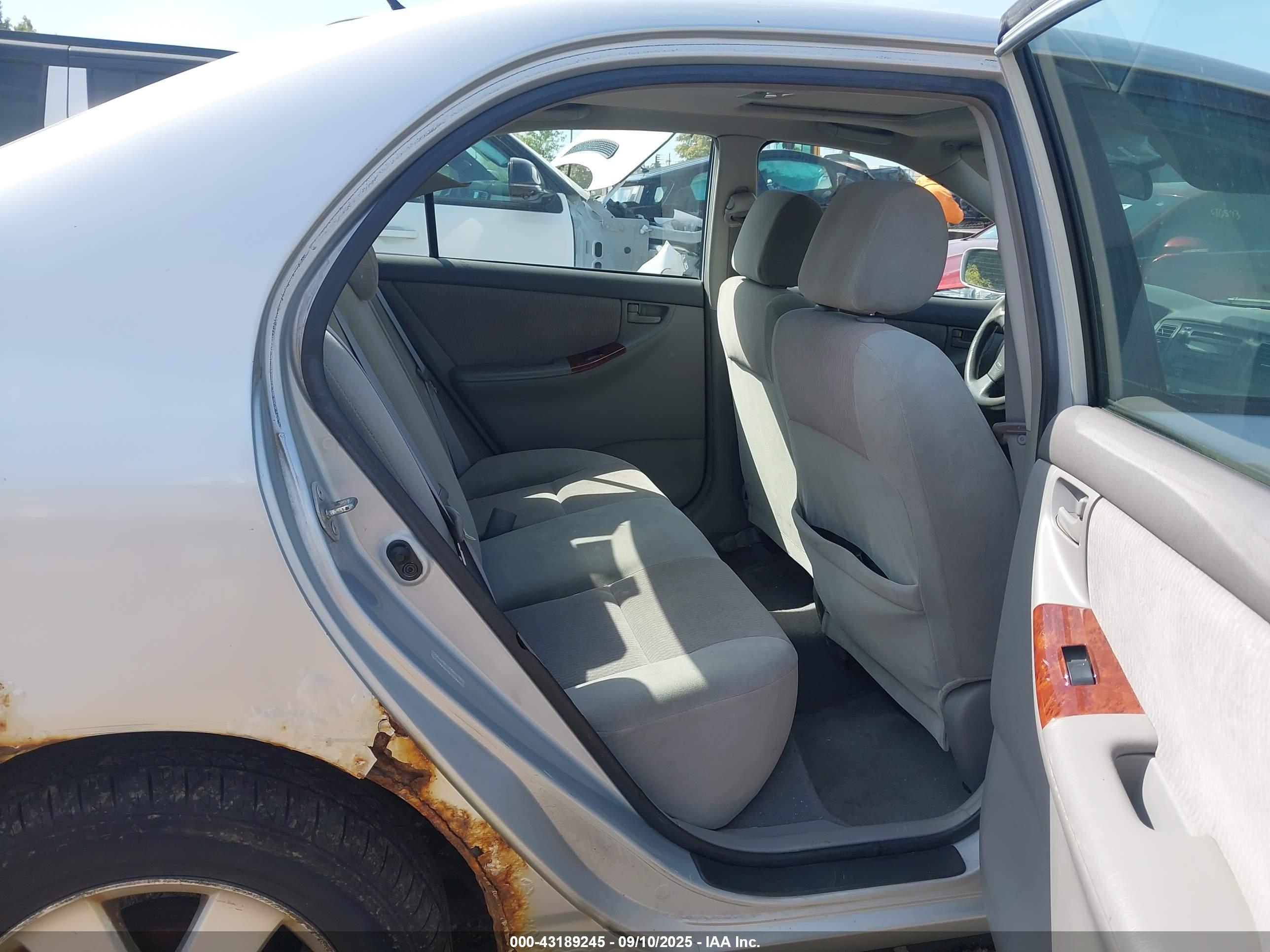 TOYOTA COROLLA image 8