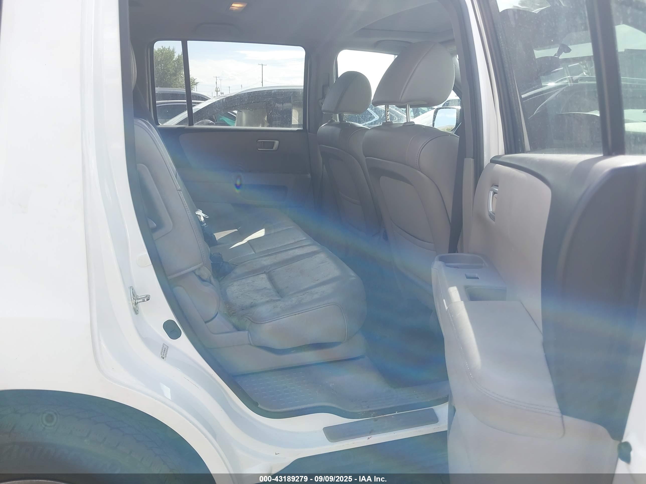 HONDA PILOT image 8