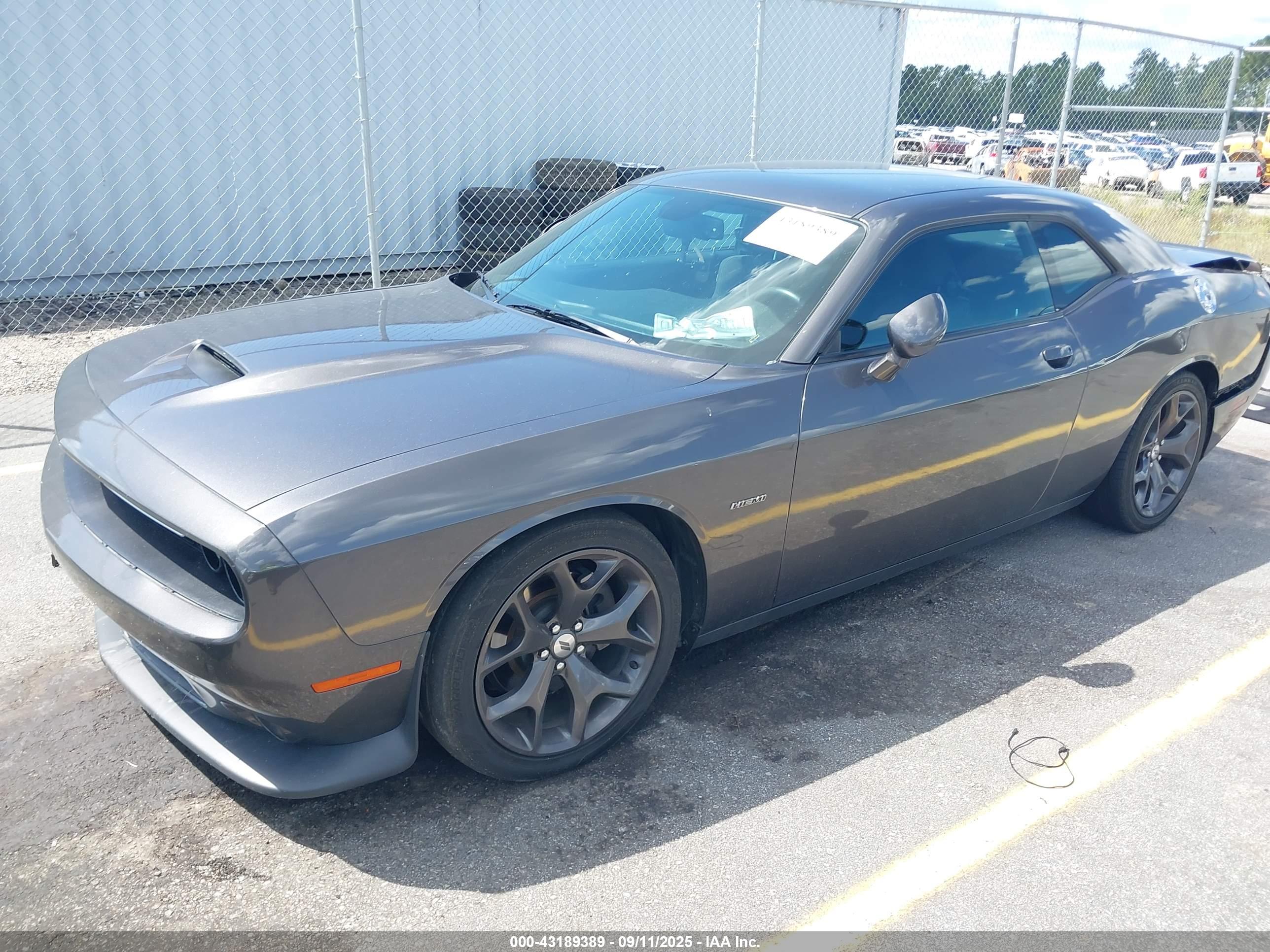 DODGE CHALLENGER image 2