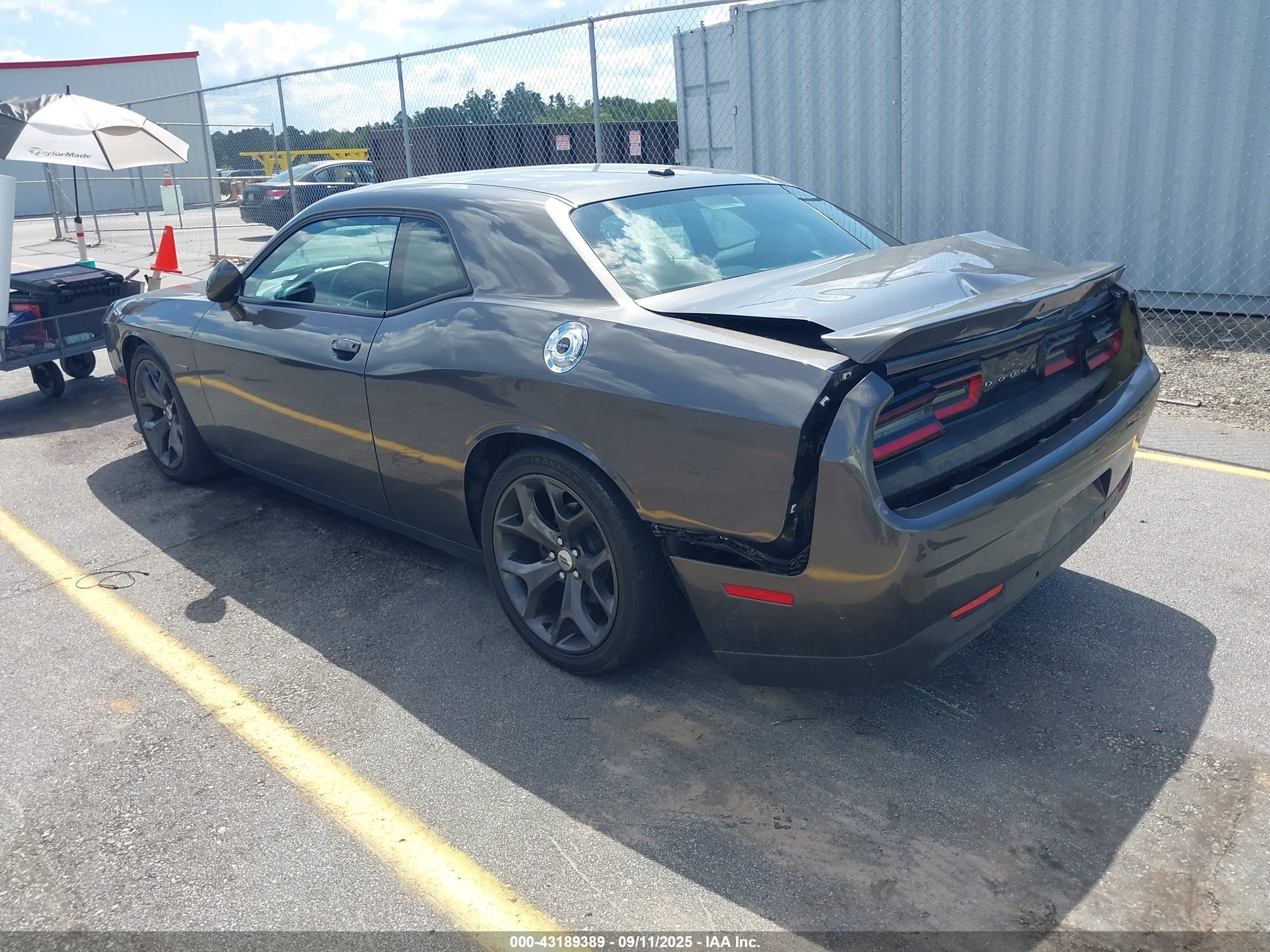 DODGE CHALLENGER image 3