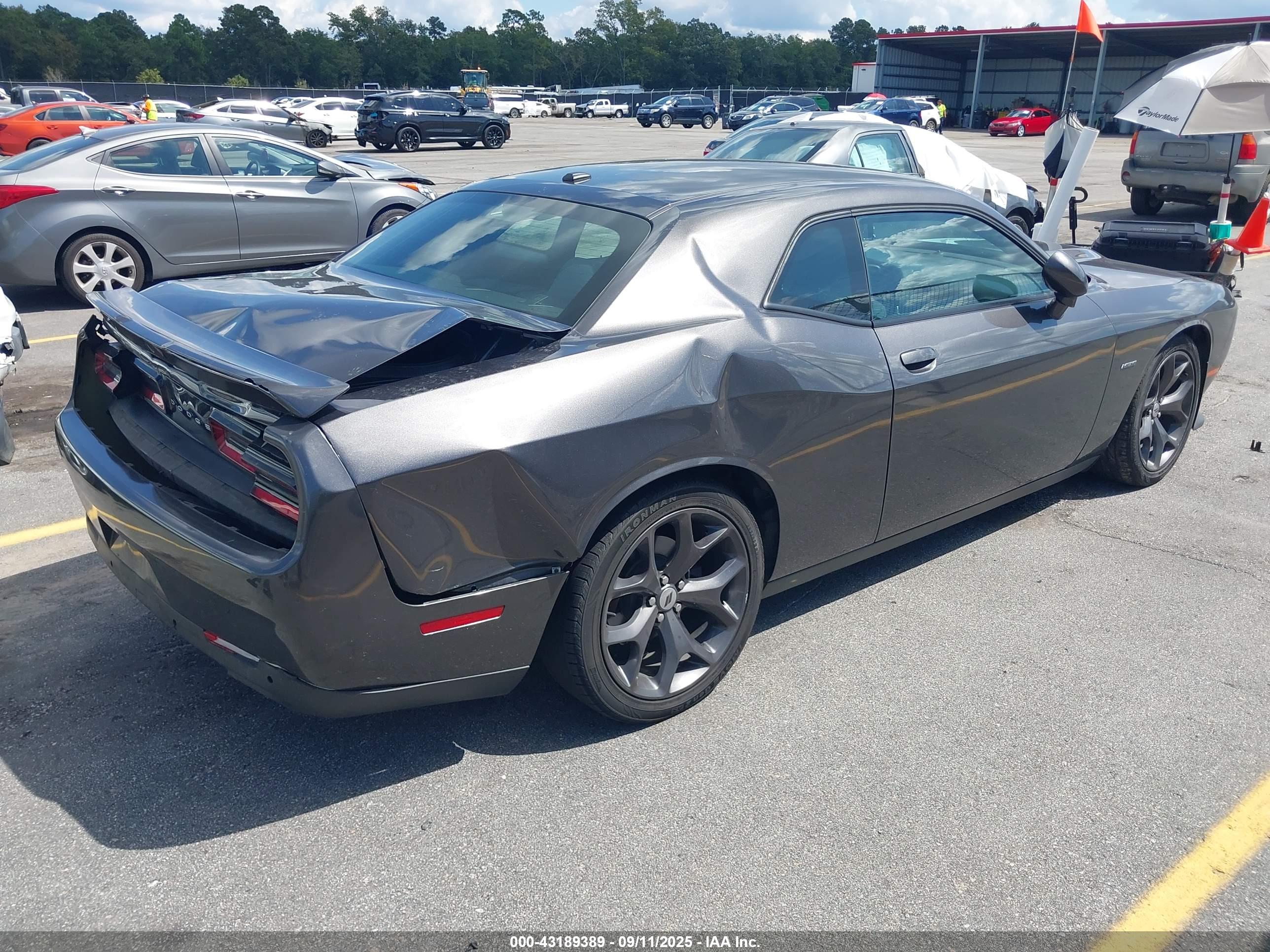 DODGE CHALLENGER image 4