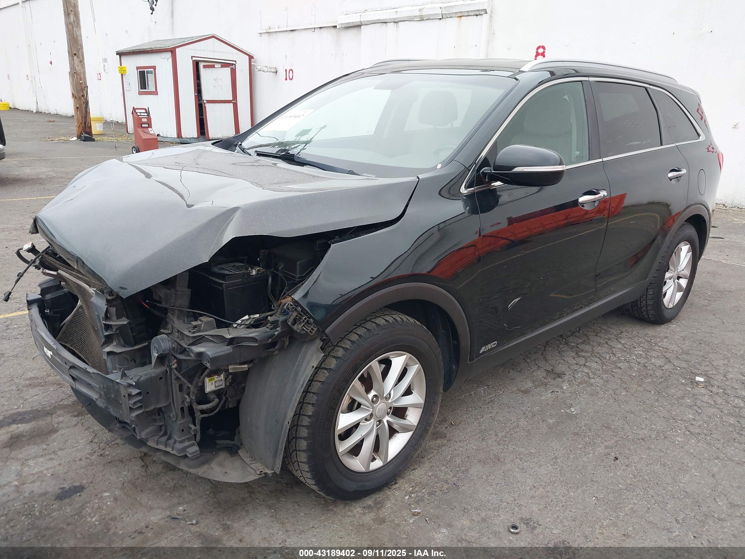 KIA SORENTO image 2