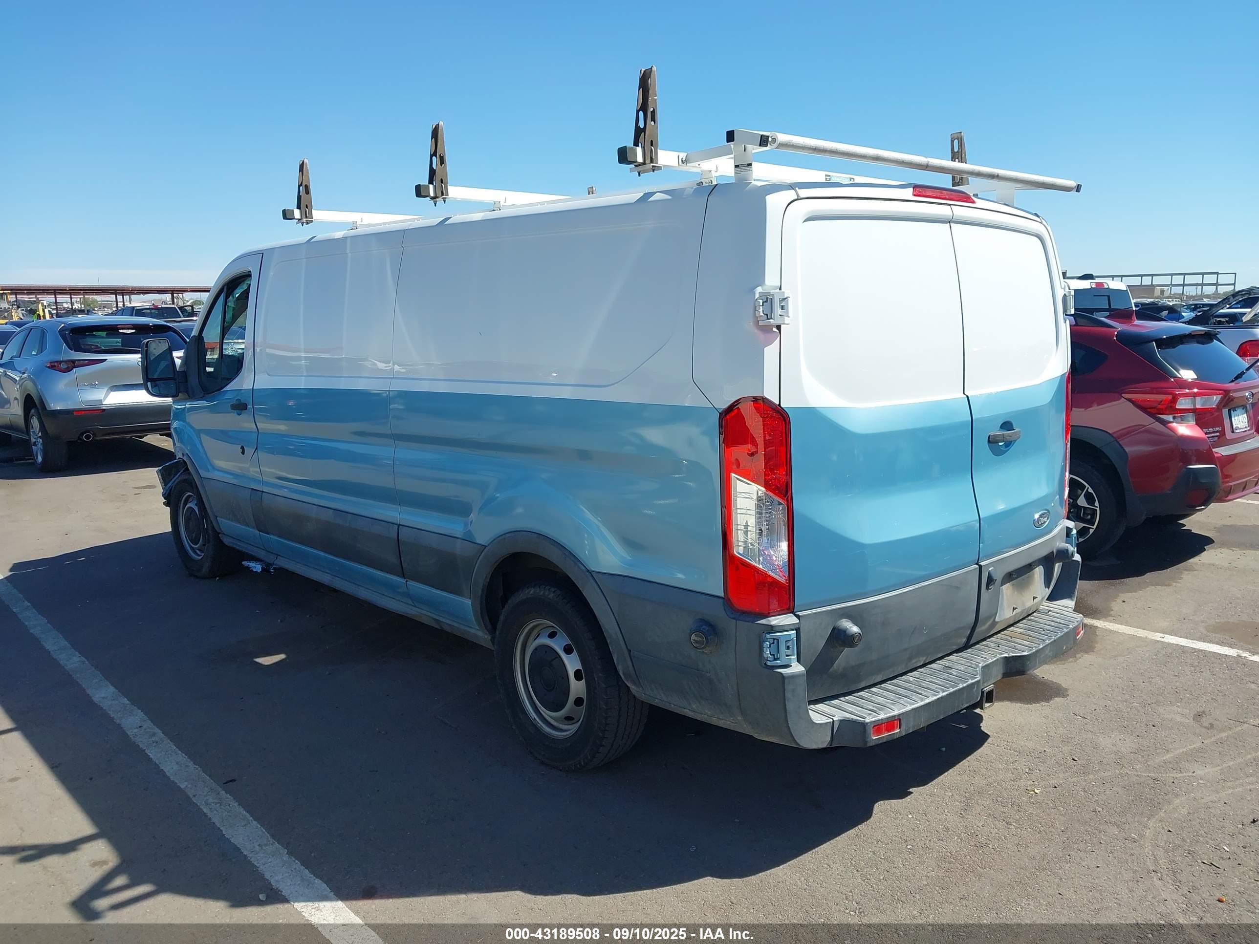 FORD TRANSIT-250 image 3