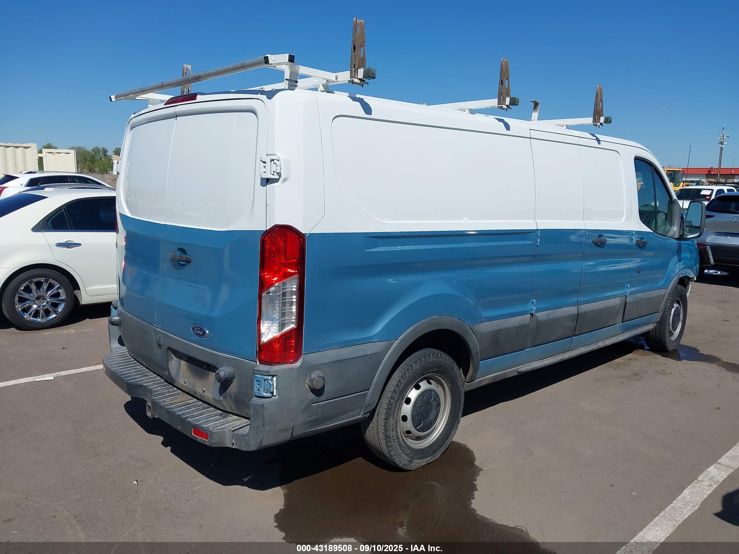 FORD TRANSIT-250 image 4