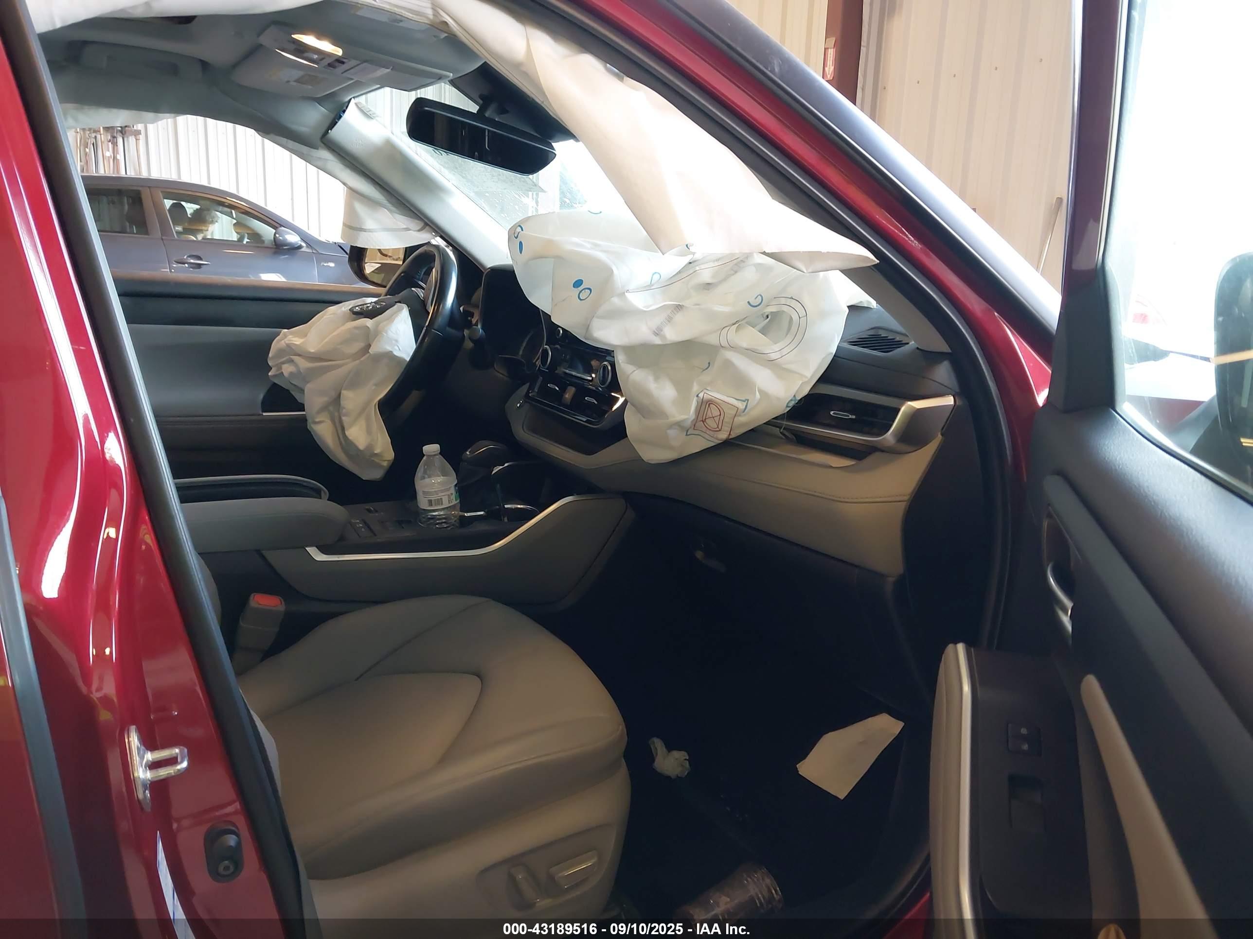 TOYOTA HIGHLANDER image 5