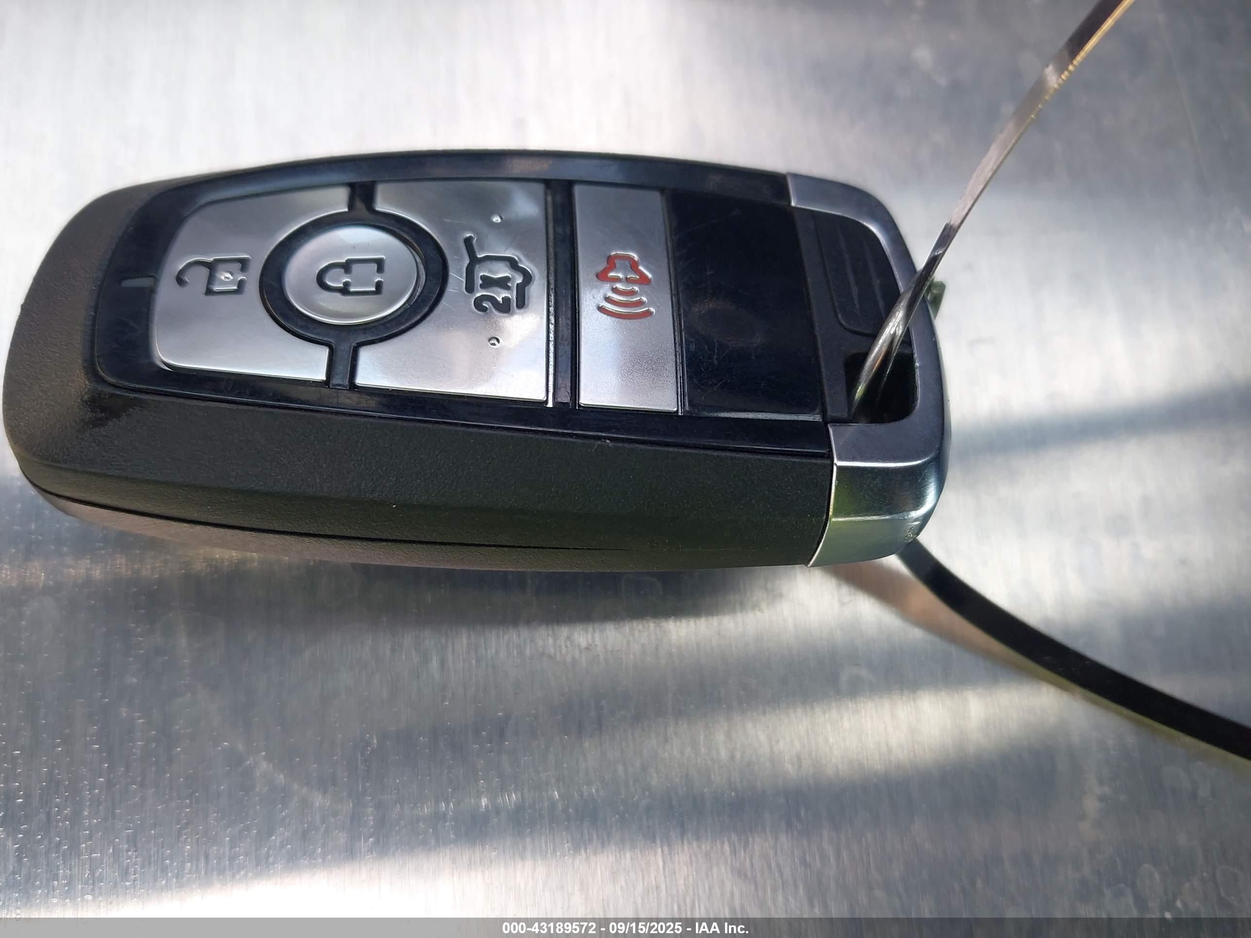 FORD ESCAPE image 11