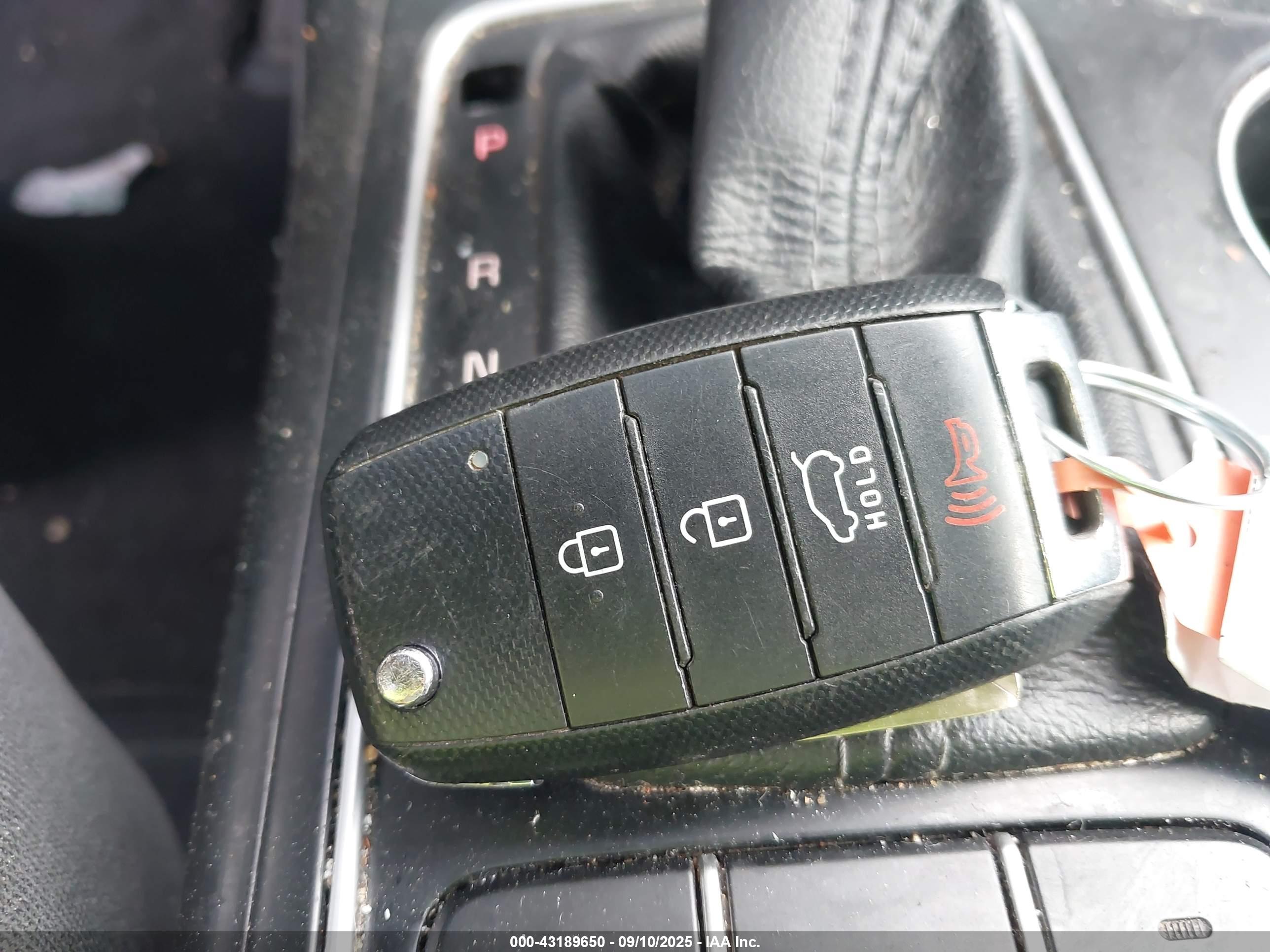 KIA SORENTO image 11