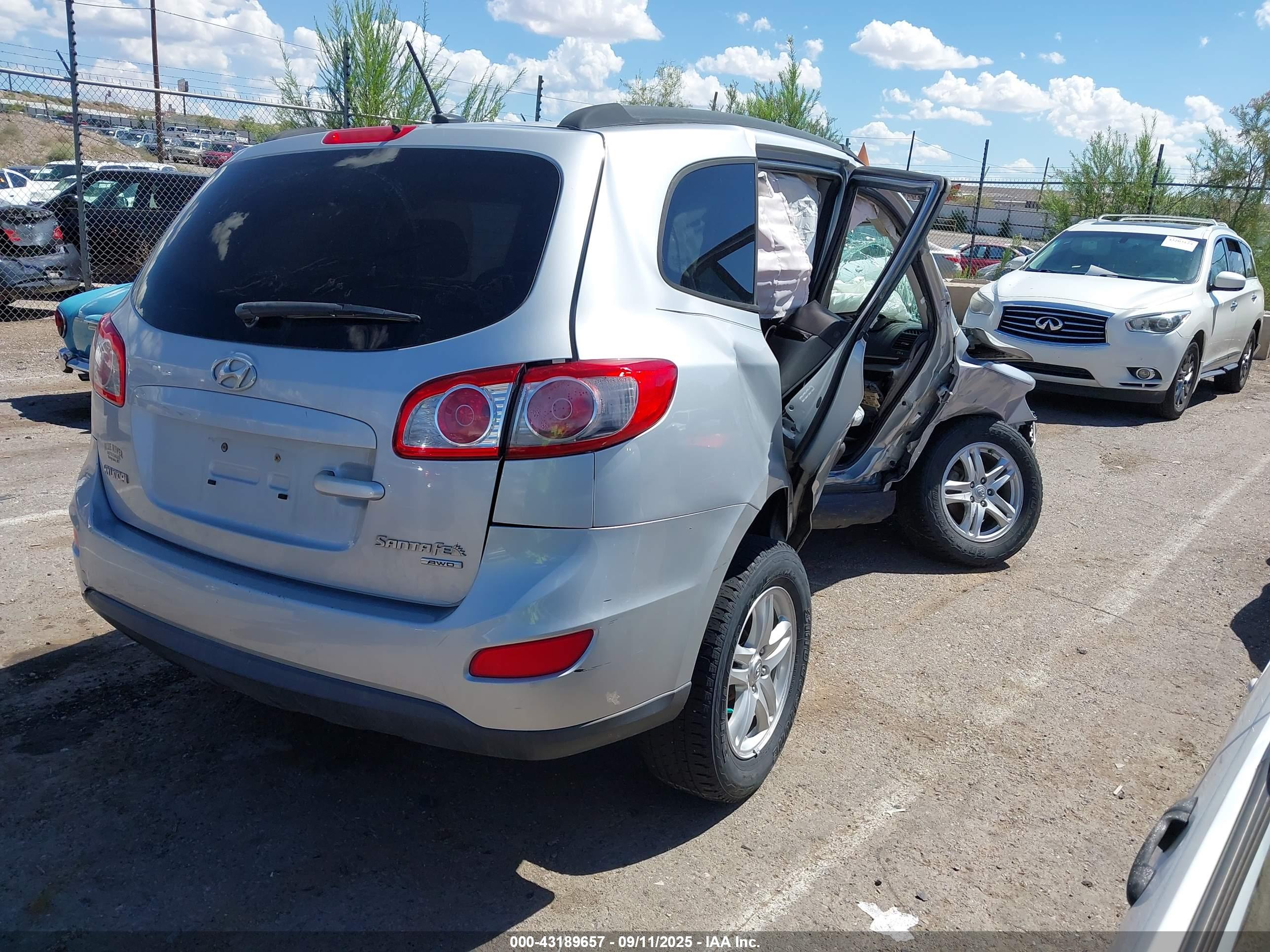 HYUNDAI SANTA image 4