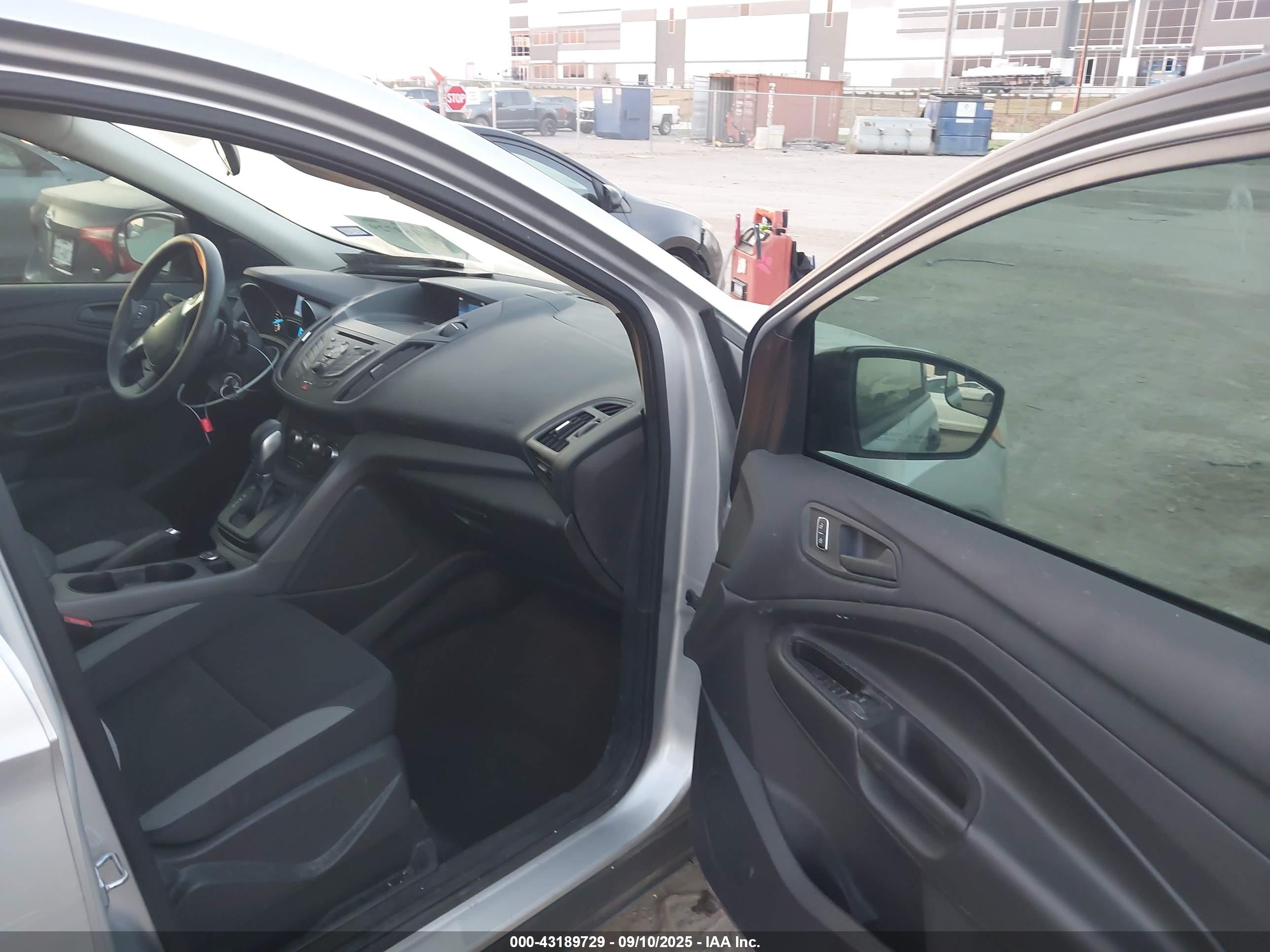 FORD ESCAPE image 5